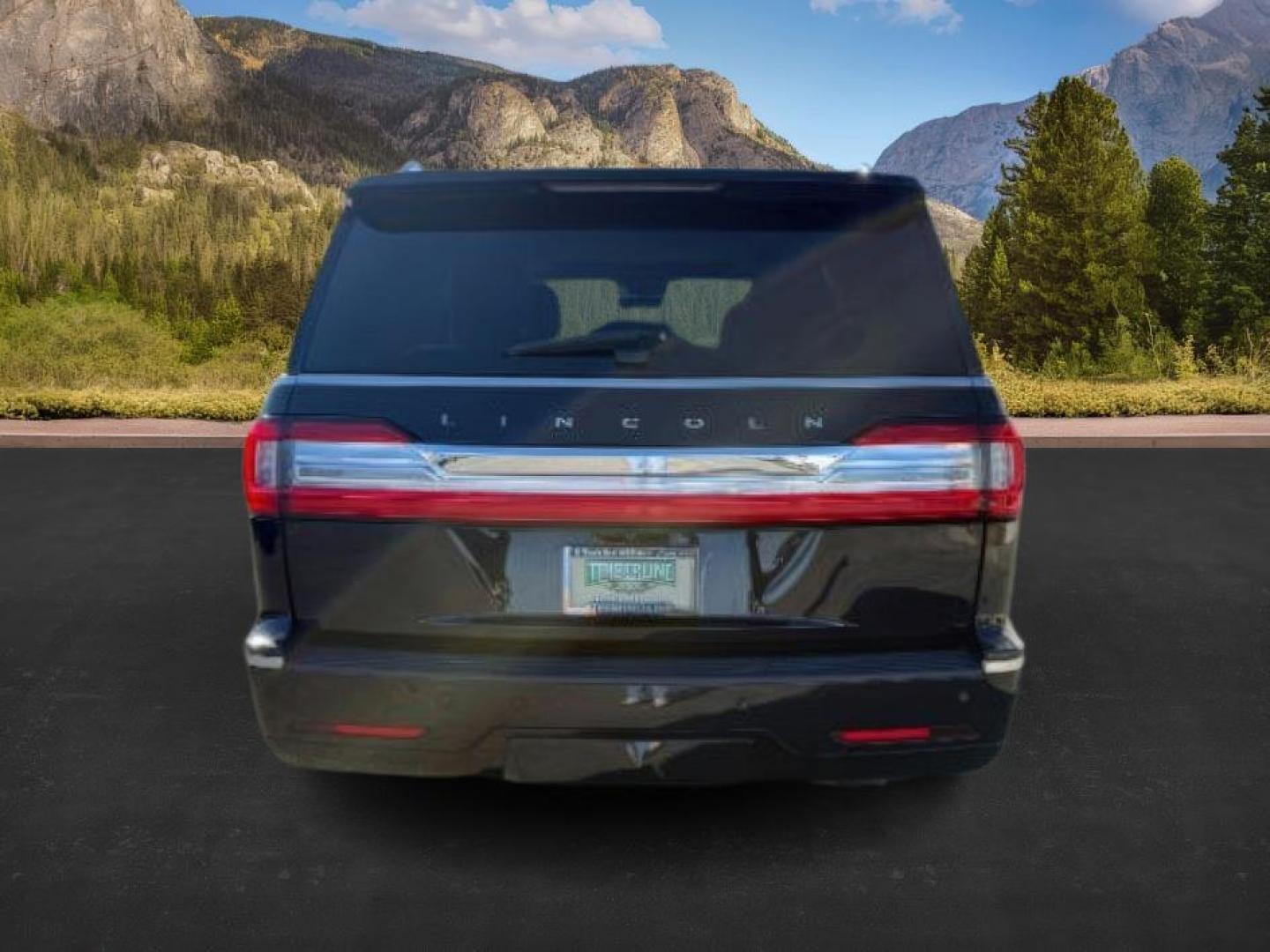 2020 Infinite Black /Ebony Lincoln Navigator (5LMJJ2LT8LE) with an EcoBoost 35L V-6 portdirect injection engine, Automatic transmission, located at 1175 N Woodruff Ave, Idaho Falls, ID, 83401, 43.506901, -111.999657 - At Timberline Auto, finding a great deal on your next vehicle is always easy! Our experienced sales staff's goal is to help find you the right vehicle at the right price! Our knowledgeable finance department has options for almost any credit score. We offer extended service contract options to prote - Photo#3
