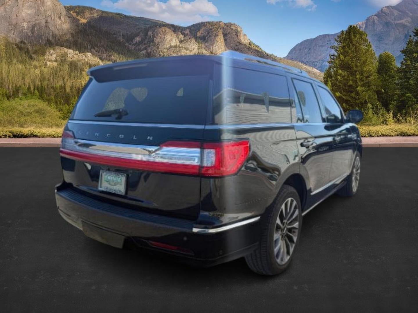 2020 Infinite Black /Ebony Lincoln Navigator (5LMJJ2LT8LE) with an EcoBoost 35L V-6 portdirect injection engine, Automatic transmission, located at 1175 N Woodruff Ave, Idaho Falls, ID, 83401, 43.506901, -111.999657 - At Timberline Auto, finding a great deal on your next vehicle is always easy! Our experienced sales staff's goal is to help find you the right vehicle at the right price! Our knowledgeable finance department has options for almost any credit score. We offer extended service contract options to prote - Photo#10