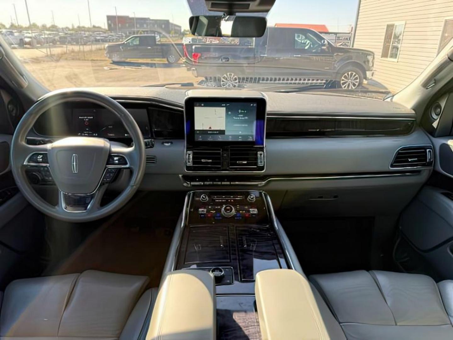 2020 Infinite Black /Ebony Lincoln Navigator (5LMJJ2LT8LE) with an EcoBoost 35L V-6 portdirect injection engine, Automatic transmission, located at 1175 N Woodruff Ave, Idaho Falls, ID, 83401, 43.506901, -111.999657 - At Timberline Auto, finding a great deal on your next vehicle is always easy! Our experienced sales staff's goal is to help find you the right vehicle at the right price! Our knowledgeable finance department has options for almost any credit score. We offer extended service contract options to prote - Photo#26