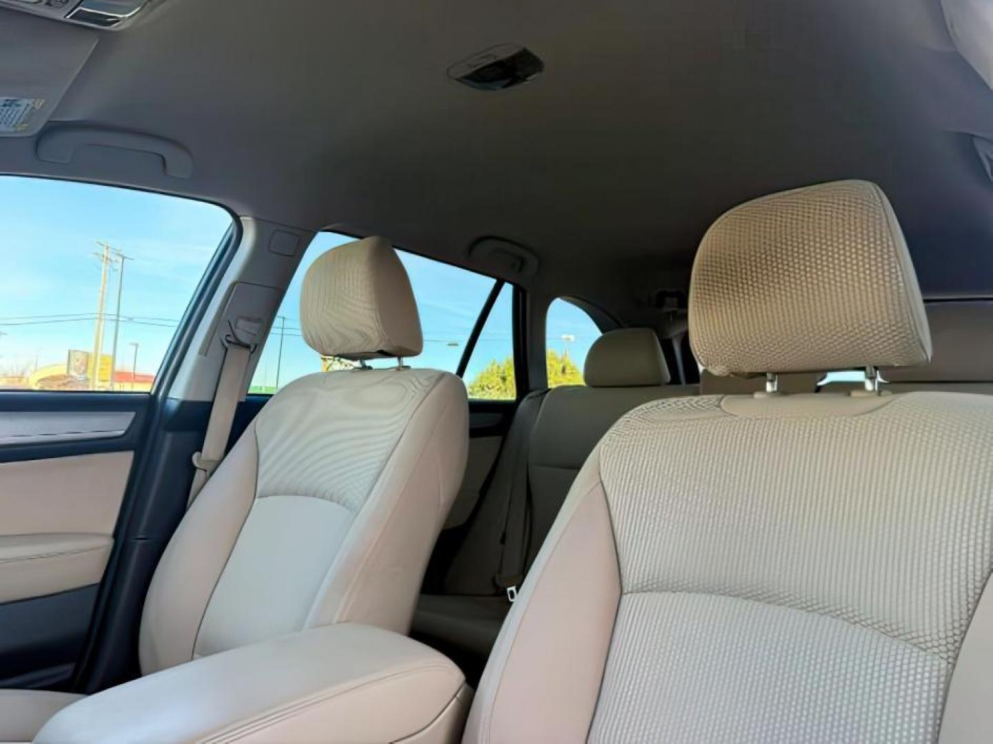 2018 BLUE /Slate Black Subaru Outback (4S4BSACC0J3) with an 25L H-4 DOHC engine, Automatic transmission, located at 1175 N Woodruff Ave, Idaho Falls, ID, 83401, 43.506901, -111.999657 - At Timberline Auto, finding a great deal on your next vehicle is always easy! Our experienced sales staff's goal is to help find you the right vehicle at the right price! Our knowledgeable finance department has options for almost any credit score. We offer extended service contract options to prote - Photo#21