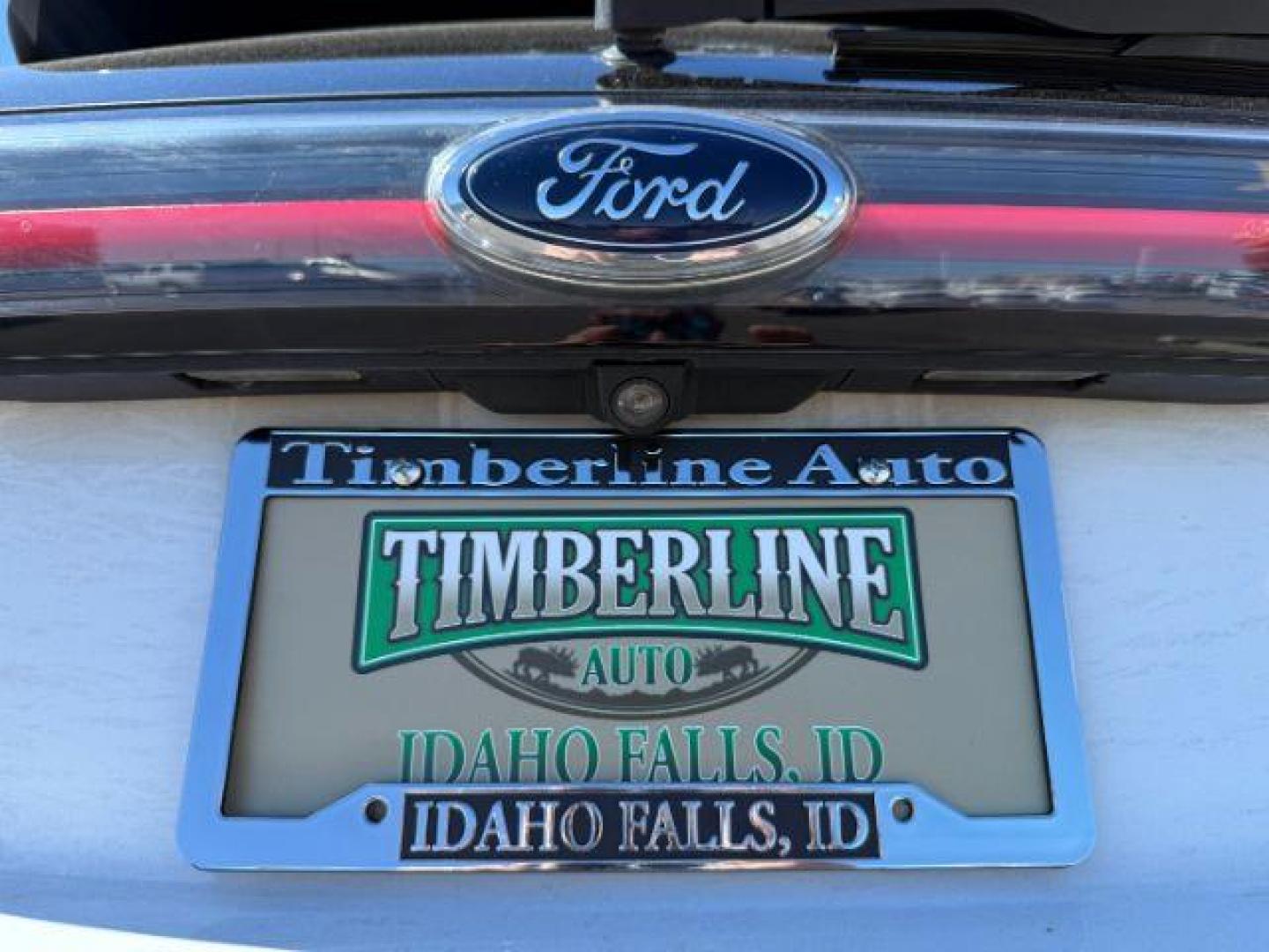 2015 Oxford White /Ebony Ford Edge (2FMTK3G82FB) with an 35L V-6 DOHC engine, Automatic transmission, located at 1175 N Woodruff Ave, Idaho Falls, ID, 83401, 43.506901, -111.999657 - At Timberline Auto, finding a great deal on your next vehicle is always easy! Our experienced sales staff's goal is to help find you the right vehicle at the right price! Our knowledgeable finance department has options for almost any credit score. We offer extended service contract options to prote - Photo#24