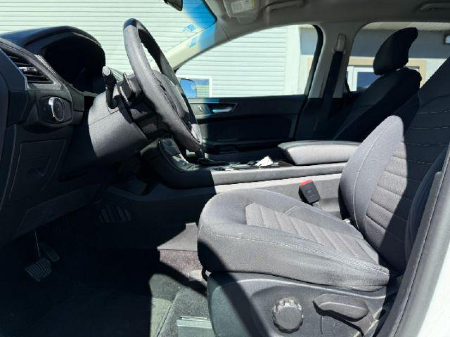 2015 Oxford White /Ebony Ford Edge (2FMTK3G82FB) with an 35L V-6 DOHC engine, Automatic transmission, located at 1175 N Woodruff Ave, Idaho Falls, ID, 83401, 43.506901, -111.999657 - At Timberline Auto, finding a great deal on your next vehicle is always easy! Our experienced sales staff's goal is to help find you the right vehicle at the right price! Our knowledgeable finance department has options for almost any credit score. We offer extended service contract options to prote - Photo#32