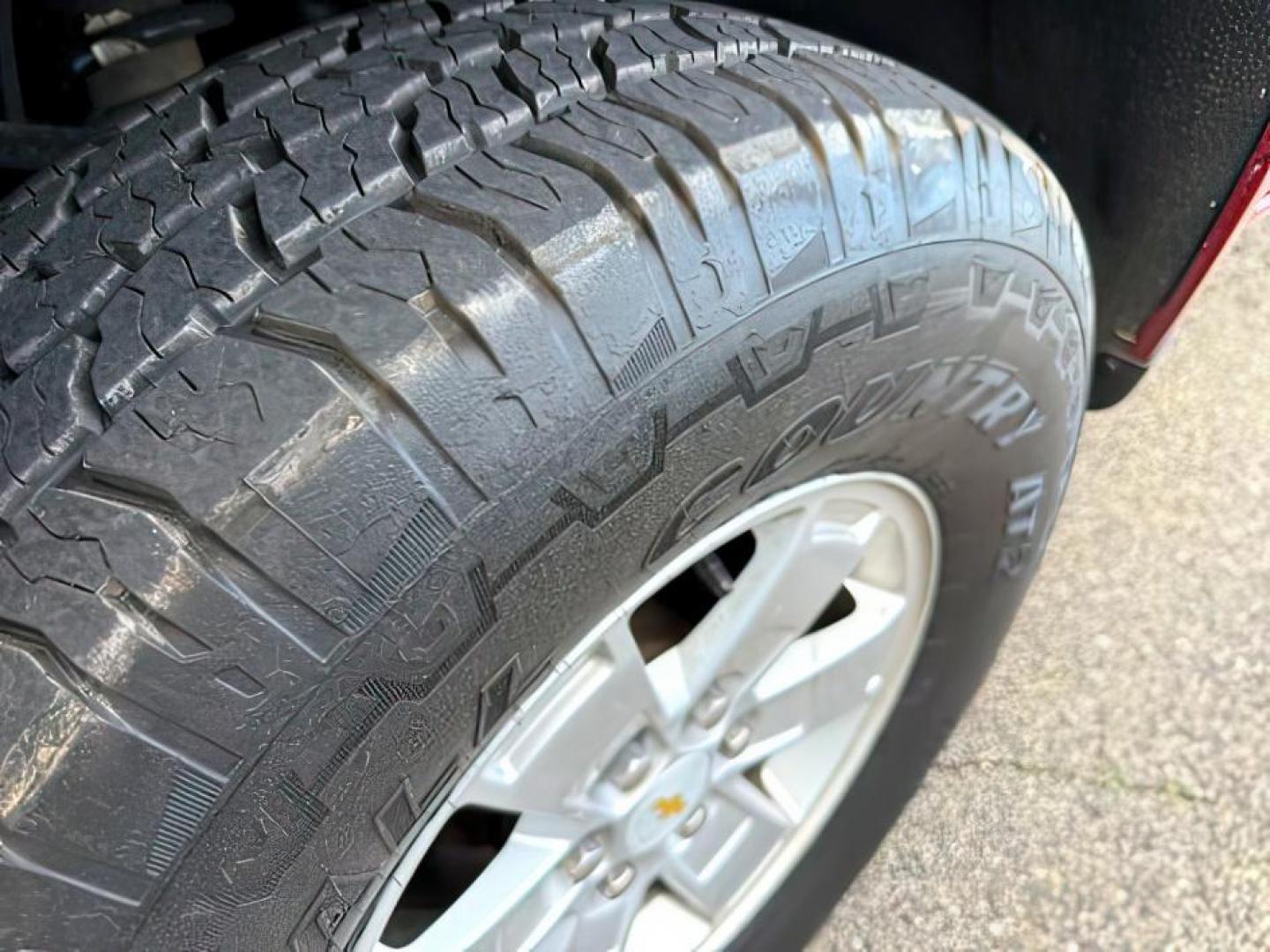 2016 RED /Jet Black/Dark Ash Chevrolet Colorado (1GCGSBE37G1) with an 36L V-6 gasoline direct injection engine, Automatic transmission, located at 1175 N Woodruff Ave, Idaho Falls, ID, 83401, 43.506901, -111.999657 - At Timberline Auto, finding a great deal on your next vehicle is always easy! Our experienced sales staff's goal is to help find you the right vehicle at the right price! Our knowledgeable finance department has options for almost any credit score. We offer extended service contract options to prote - Photo#9