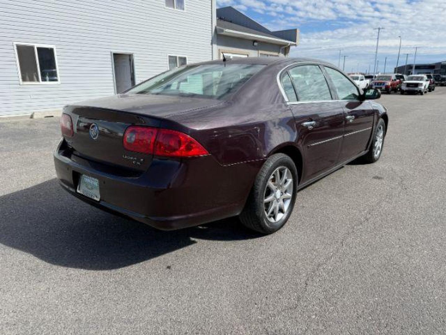 2008 MAROON /LEATHER Buick Lucerne (1G4HD572X8U) with an 38L V-6 regular unleaded engine, Automatic transmission, located at 1175 N Woodruff Ave, Idaho Falls, ID, 83401, 43.506901, -111.999657 - At Timberline Auto, finding a great deal on your next vehicle is always easy! Our experienced sales staff's goal is to help find you the right vehicle at the right price! Our knowledgeable finance department has options for almost any credit score. We offer extended service contract options to prote - Photo#4