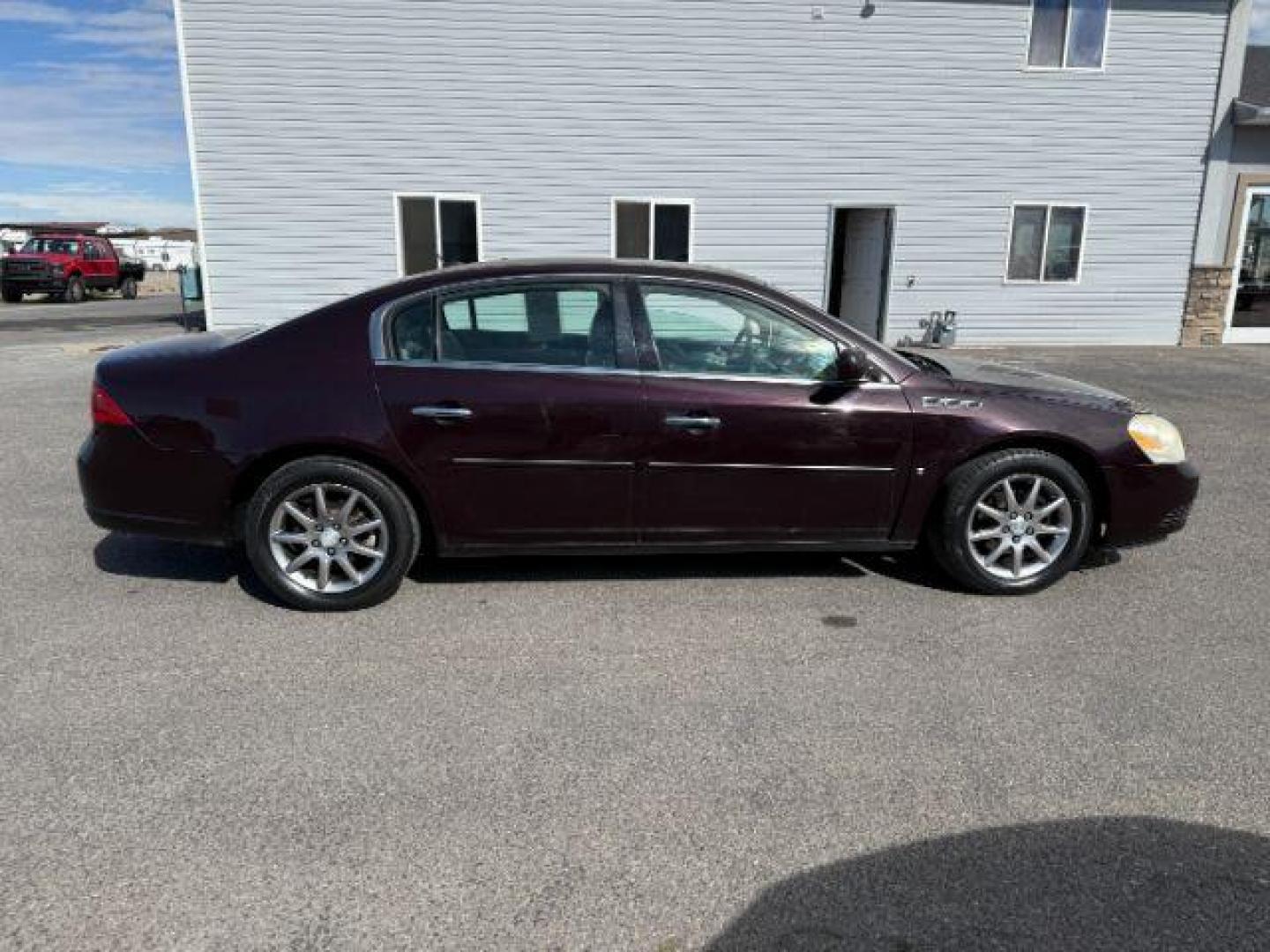 2008 MAROON /LEATHER Buick Lucerne (1G4HD572X8U) with an 38L V-6 regular unleaded engine, Automatic transmission, located at 1175 N Woodruff Ave, Idaho Falls, ID, 83401, 43.506901, -111.999657 - At Timberline Auto, finding a great deal on your next vehicle is always easy! Our experienced sales staff's goal is to help find you the right vehicle at the right price! Our knowledgeable finance department has options for almost any credit score. We offer extended service contract options to prote - Photo#5