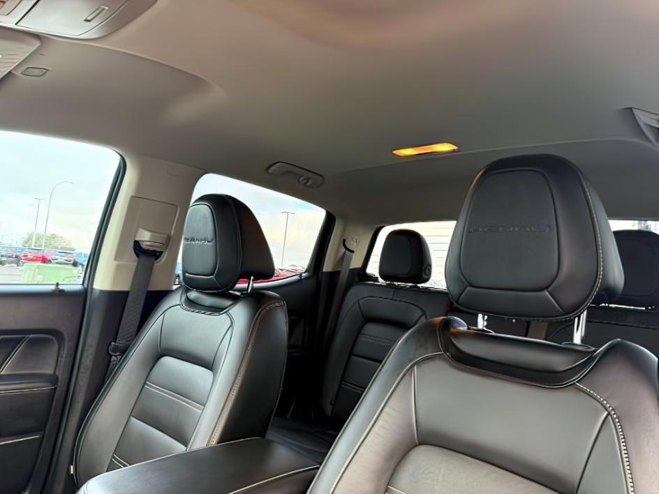 2021 RED /Jet Black GMC Canyon (1GTG6EEN5M1) with an 36L V-6 gasoline direct injection engine, Automatic transmission, located at 1175 N Woodruff Ave, Idaho Falls, ID, 83401, 43.506901, -111.999657 - At Timberline Auto, finding a great deal on your next vehicle is always easy! Our experienced sales staff's goal is to help find you the right vehicle at the right price! Our knowledgeable finance department has options for almost any credit score. We offer extended service contract options to prote - Photo#19
