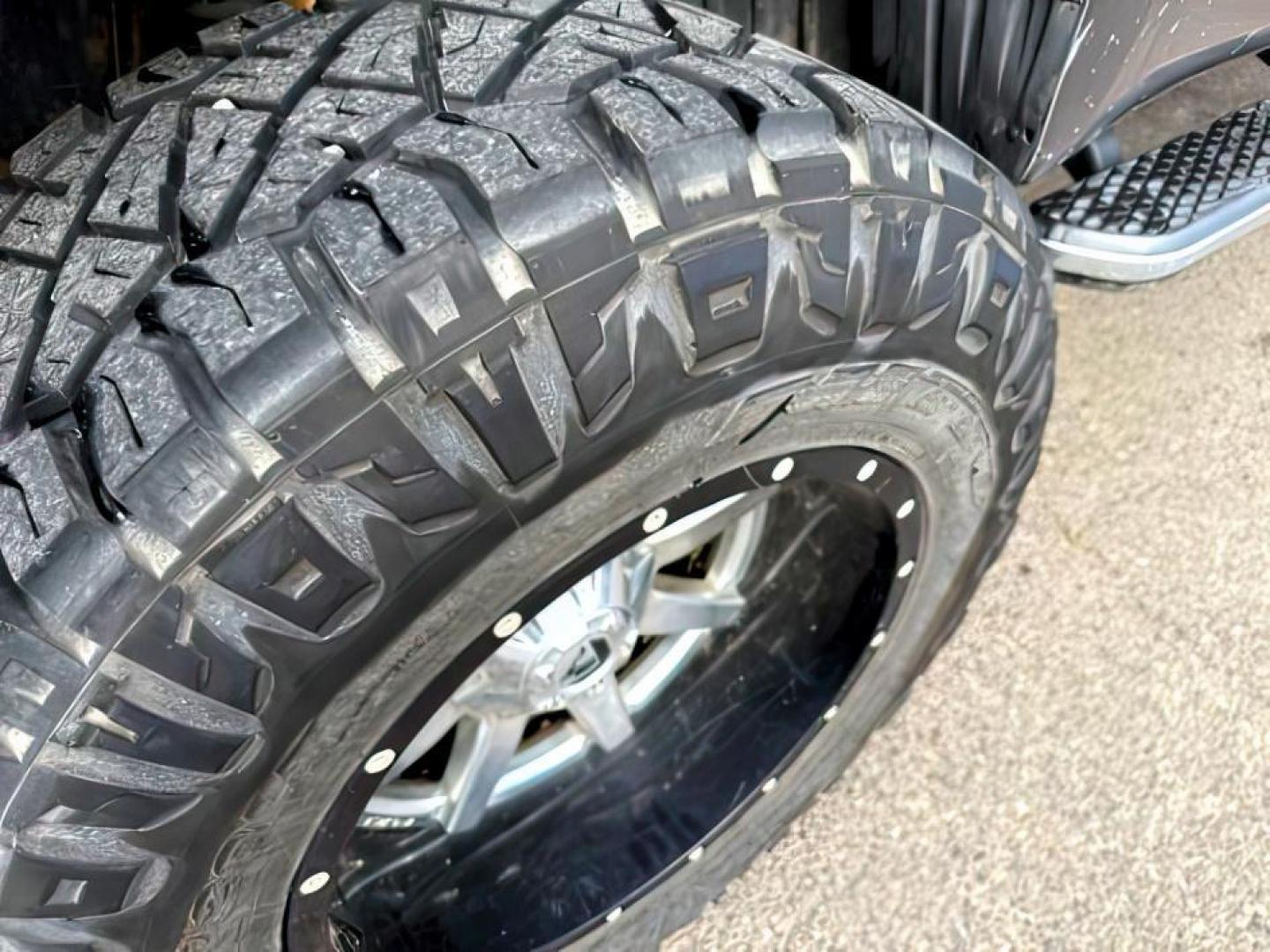 2017 Magnetic Black /Black Nissan TITAN XD (1N6BA1F46HN) with an 5L V-8 diesel direct injection engine, Automatic transmission, located at 1175 N Woodruff Ave, Idaho Falls, ID, 83401, 43.506901, -111.999657 - At Timberline Auto, finding a great deal on your next vehicle is always easy! Our experienced sales staff's goal is to help find you the right vehicle at the right price! Our knowledgeable finance department has options for almost any credit score. We offer extended service contract options to prote - Photo#9