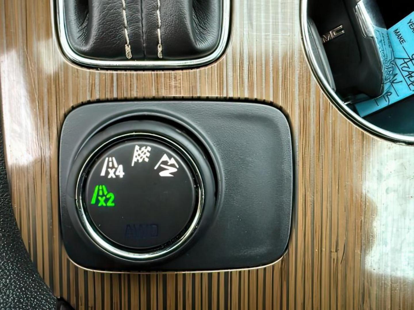 2019 SILVER /Jet Black GMC Acadia (1GKKNSLS0KZ) with an 36L V-6 gasoline direct injection engine, Automatic transmission, located at 1175 N Woodruff Ave, Idaho Falls, ID, 83401, 43.506901, -111.999657 - At Timberline Auto, finding a great deal on your next vehicle is always easy! Our experienced sales staff's goal is to help find you the right vehicle at the right price! Our knowledgeable finance department has options for almost any credit score. We offer extended service contract options to prote - Photo#20