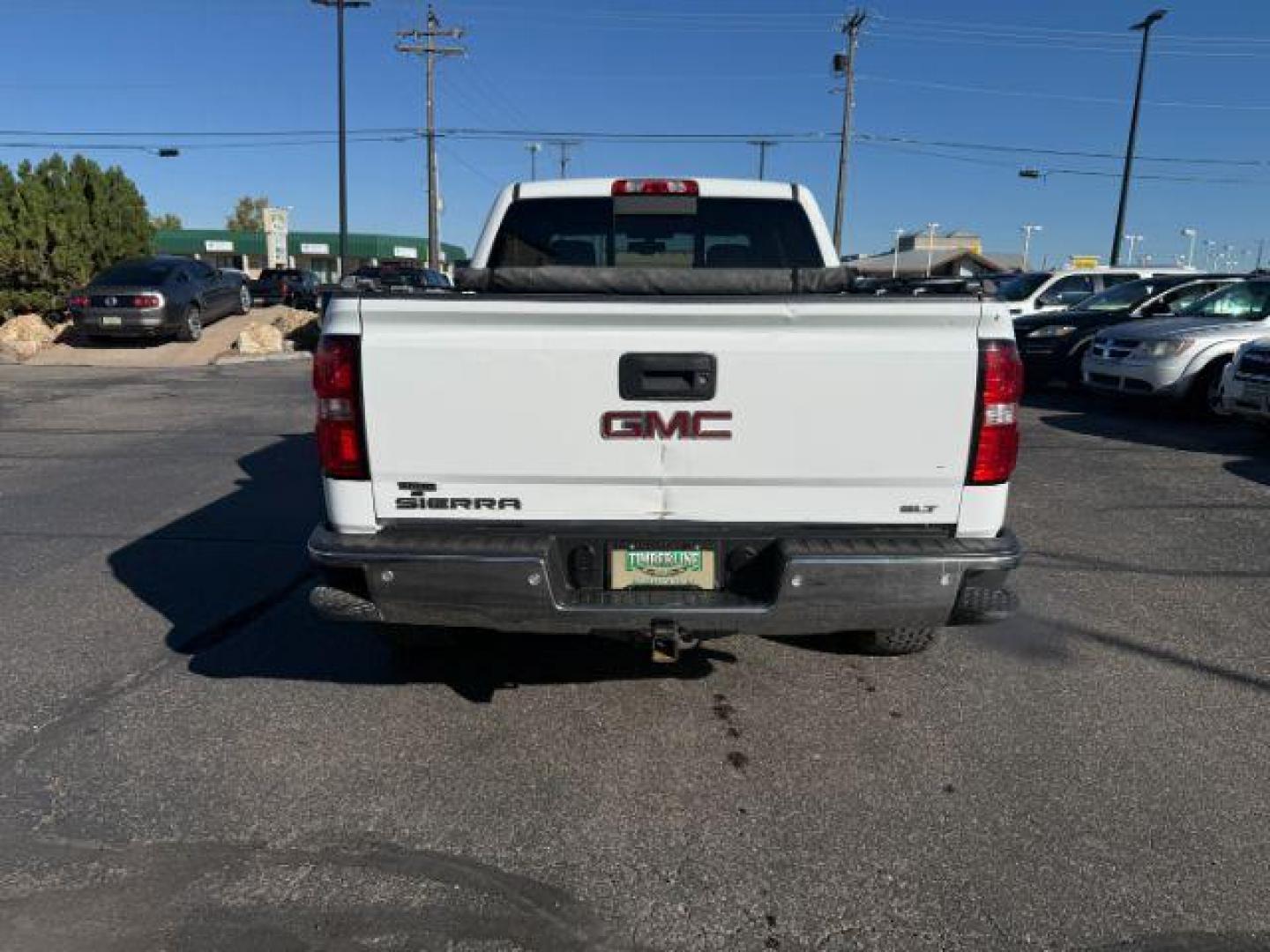 2015 Summit White /Jet Black GMC Sierra 1500 (3GTU2VEC2FG) with an 53 VORTEC engine, Automatic transmission, located at 1175 N Woodruff Ave, Idaho Falls, ID, 83401, 43.506901, -111.999657 - At Timberline Auto, finding a great deal on your next vehicle is always easy! Our experienced sales staff's goal is to help find you the right vehicle at the right price! Our knowledgeable finance department has options for almost any credit score. We offer extended service contract options to prote - Photo#22