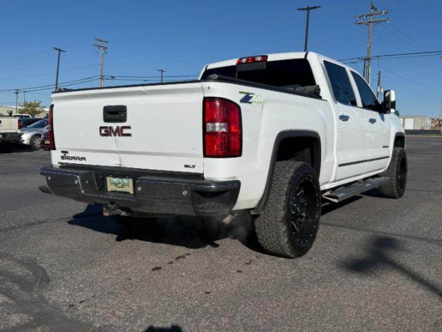 2015 Summit White /Jet Black GMC Sierra 1500 (3GTU2VEC2FG) with an 53 VORTEC engine, Automatic transmission, located at 1175 N Woodruff Ave, Idaho Falls, ID, 83401, 43.506901, -111.999657 - At Timberline Auto, finding a great deal on your next vehicle is always easy! Our experienced sales staff's goal is to help find you the right vehicle at the right price! Our knowledgeable finance department has options for almost any credit score. We offer extended service contract options to prote - Photo#23