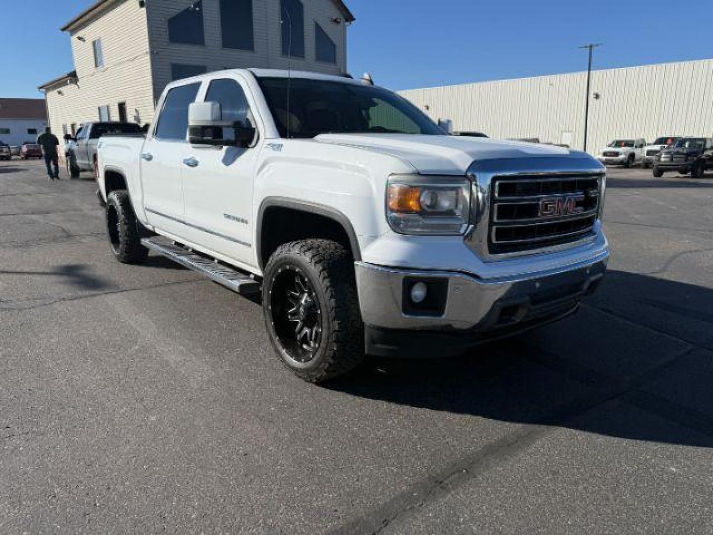 2015 Summit White /Jet Black GMC Sierra 1500 (3GTU2VEC2FG) with an 53 VORTEC engine, Automatic transmission, located at 1175 N Woodruff Ave, Idaho Falls, ID, 83401, 43.506901, -111.999657 - At Timberline Auto, finding a great deal on your next vehicle is always easy! Our experienced sales staff's goal is to help find you the right vehicle at the right price! Our knowledgeable finance department has options for almost any credit score. We offer extended service contract options to prote - Photo#25