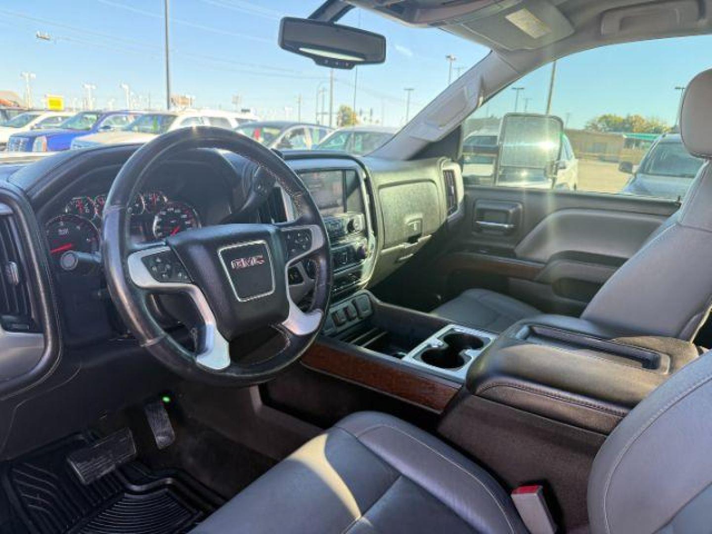 2015 Summit White /Jet Black GMC Sierra 1500 (3GTU2VEC2FG) with an 53 VORTEC engine, Automatic transmission, located at 1175 N Woodruff Ave, Idaho Falls, ID, 83401, 43.506901, -111.999657 - At Timberline Auto, finding a great deal on your next vehicle is always easy! Our experienced sales staff's goal is to help find you the right vehicle at the right price! Our knowledgeable finance department has options for almost any credit score. We offer extended service contract options to prote - Photo#30