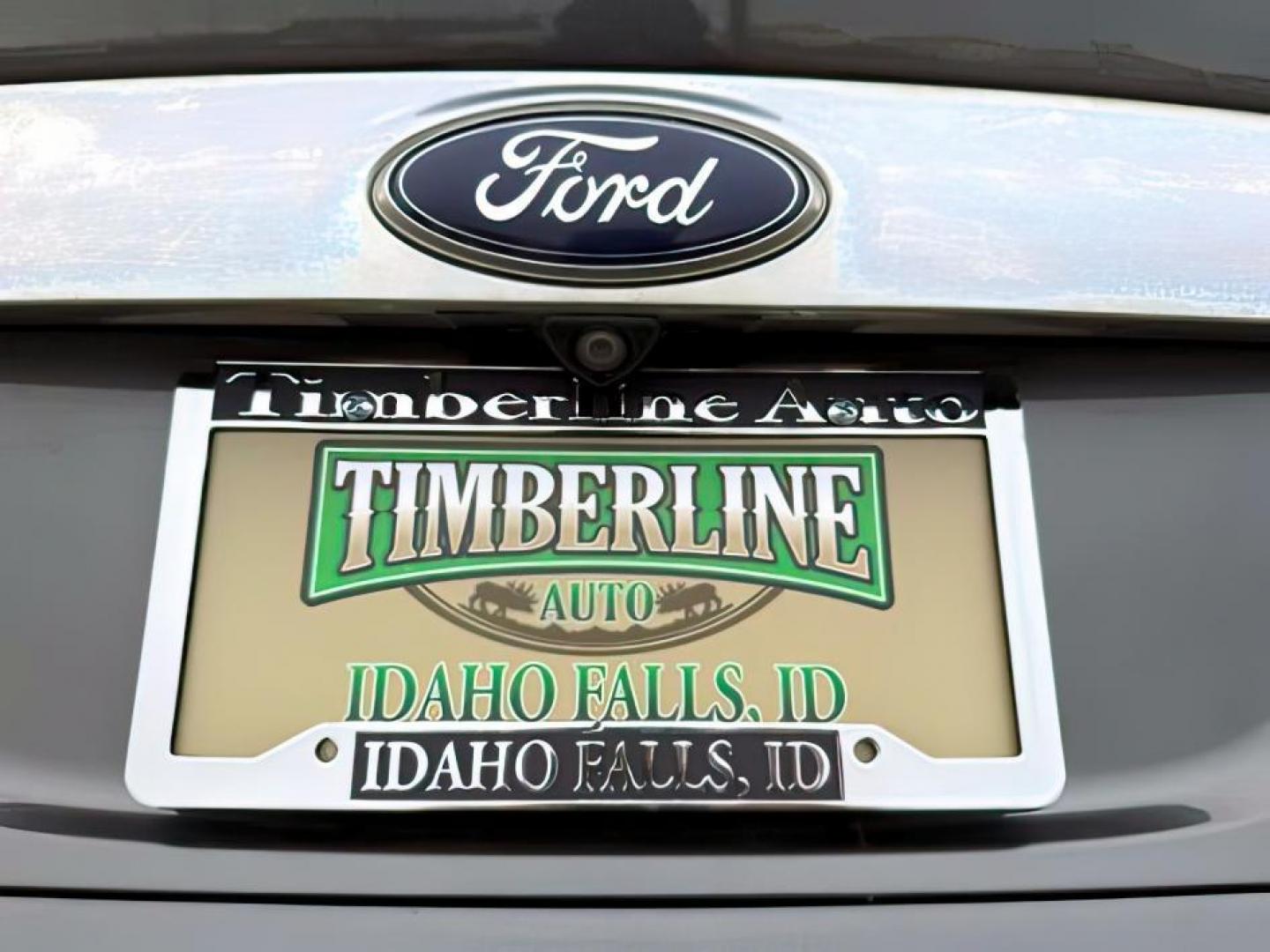 2015 GRAY /Charcoal Black Ford Escape (1FMCU9G91FU) with an EcoBoost 2L I-4 gasoline direct injection engine, Automatic transmission, located at 1175 N Woodruff Ave, Idaho Falls, ID, 83401, 43.506901, -111.999657 - At Timberline Auto, finding a great deal on your next vehicle is always easy! Our experienced sales staff's goal is to help find you the right vehicle at the right price! Our knowledgeable finance department has options for almost any credit score. We offer extended service contract options to prote - Photo#4