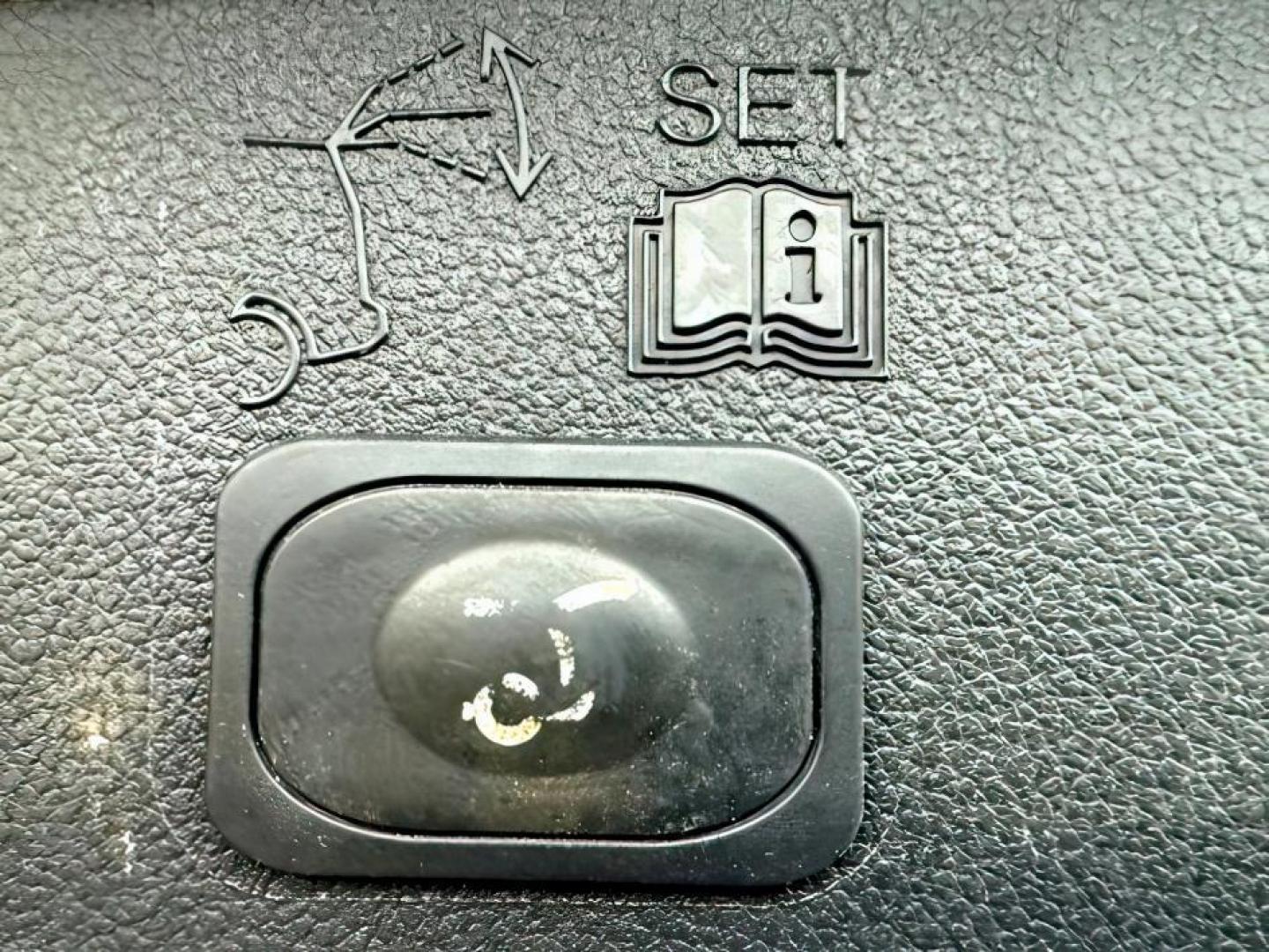 2015 GRAY /Charcoal Black Ford Escape (1FMCU9G91FU) with an EcoBoost 2L I-4 gasoline direct injection engine, Automatic transmission, located at 1175 N Woodruff Ave, Idaho Falls, ID, 83401, 43.506901, -111.999657 - At Timberline Auto, finding a great deal on your next vehicle is always easy! Our experienced sales staff's goal is to help find you the right vehicle at the right price! Our knowledgeable finance department has options for almost any credit score. We offer extended service contract options to prote - Photo#7