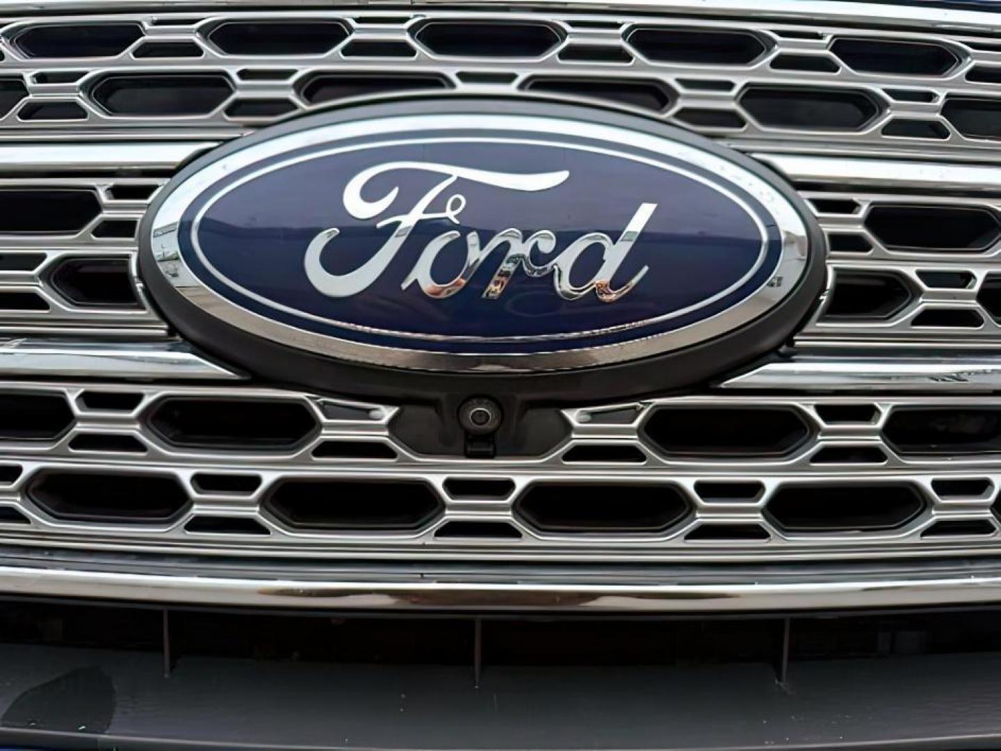 2020 BLUE /Sandstone Ford Explorer (1FMSK8FH2LG) with an EcoBoost 23L I-4 gasoline direct injection engine, Automatic transmission, located at 1175 N Woodruff Ave, Idaho Falls, ID, 83401, 43.506901, -111.999657 - At Timberline Auto, finding a great deal on your next vehicle is always easy! Our experienced sales staff's goal is to help find you the right vehicle at the right price! Our knowledgeable finance department has options for almost any credit score. We offer extended service contract options to prote - Photo#13