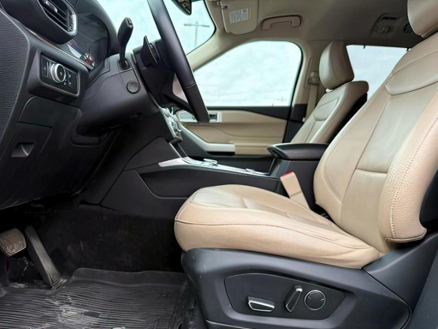 2020 BLUE /Sandstone Ford Explorer (1FMSK8FH2LG) with an EcoBoost 23L I-4 gasoline direct injection engine, Automatic transmission, located at 1175 N Woodruff Ave, Idaho Falls, ID, 83401, 43.506901, -111.999657 - At Timberline Auto, finding a great deal on your next vehicle is always easy! Our experienced sales staff's goal is to help find you the right vehicle at the right price! Our knowledgeable finance department has options for almost any credit score. We offer extended service contract options to prote - Photo#16