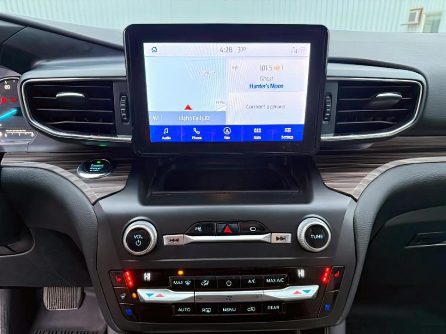 2020 BLUE /Sandstone Ford Explorer (1FMSK8FH2LG) with an EcoBoost 23L I-4 gasoline direct injection engine, Automatic transmission, located at 1175 N Woodruff Ave, Idaho Falls, ID, 83401, 43.506901, -111.999657 - At Timberline Auto, finding a great deal on your next vehicle is always easy! Our experienced sales staff's goal is to help find you the right vehicle at the right price! Our knowledgeable finance department has options for almost any credit score. We offer extended service contract options to prote - Photo#19