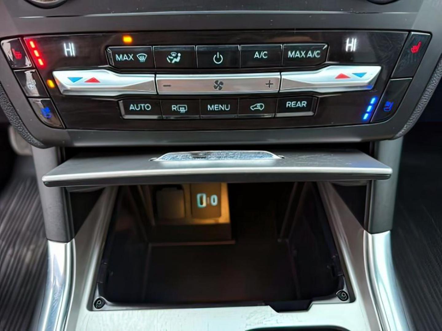 2020 BLUE /Sandstone Ford Explorer (1FMSK8FH2LG) with an EcoBoost 23L I-4 gasoline direct injection engine, Automatic transmission, located at 1175 N Woodruff Ave, Idaho Falls, ID, 83401, 43.506901, -111.999657 - At Timberline Auto, finding a great deal on your next vehicle is always easy! Our experienced sales staff's goal is to help find you the right vehicle at the right price! Our knowledgeable finance department has options for almost any credit score. We offer extended service contract options to prote - Photo#20