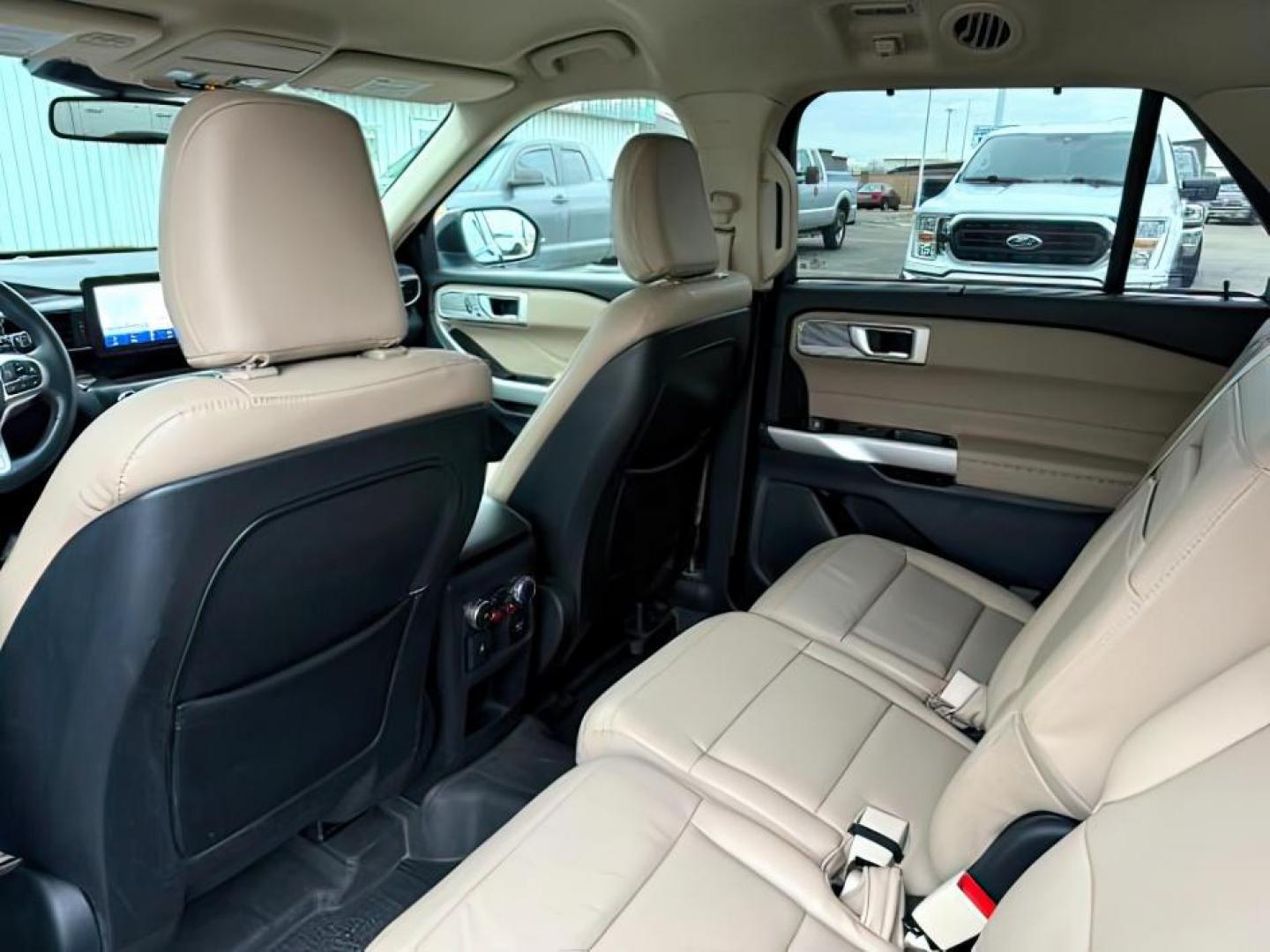 2020 BLUE /Sandstone Ford Explorer (1FMSK8FH2LG) with an EcoBoost 23L I-4 gasoline direct injection engine, Automatic transmission, located at 1175 N Woodruff Ave, Idaho Falls, ID, 83401, 43.506901, -111.999657 - At Timberline Auto, finding a great deal on your next vehicle is always easy! Our experienced sales staff's goal is to help find you the right vehicle at the right price! Our knowledgeable finance department has options for almost any credit score. We offer extended service contract options to prote - Photo#27