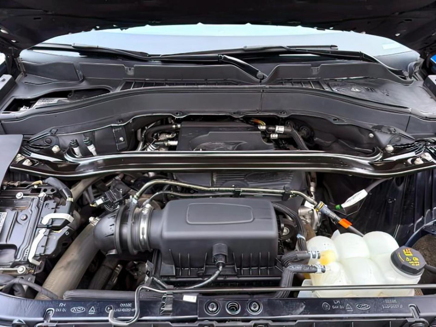 2020 BLUE /Sandstone Ford Explorer (1FMSK8FH2LG) with an EcoBoost 23L I-4 gasoline direct injection engine, Automatic transmission, located at 1175 N Woodruff Ave, Idaho Falls, ID, 83401, 43.506901, -111.999657 - At Timberline Auto, finding a great deal on your next vehicle is always easy! Our experienced sales staff's goal is to help find you the right vehicle at the right price! Our knowledgeable finance department has options for almost any credit score. We offer extended service contract options to prote - Photo#28