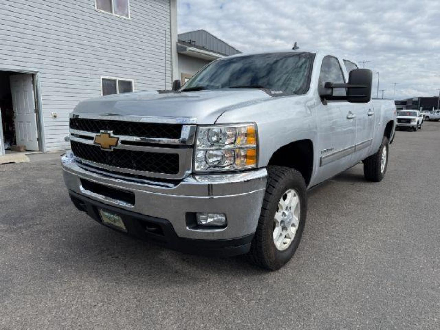 2013 SILVER /Ebony Chevrolet Silverado 2500HD (1GC1KYEG5DF) with an Vortec 6L V-8 variable valve control engine, Automatic transmission, located at 1175 N Woodruff Ave, Idaho Falls, ID, 83401, 43.506901, -111.999657 - At Timberline Auto, finding a great deal on your next vehicle is always easy! Our experienced sales staff's goal is to help find you the right vehicle at the right price! Our knowledgeable finance department has options for almost any credit score. We offer extended service contract options to prote - Photo#0
