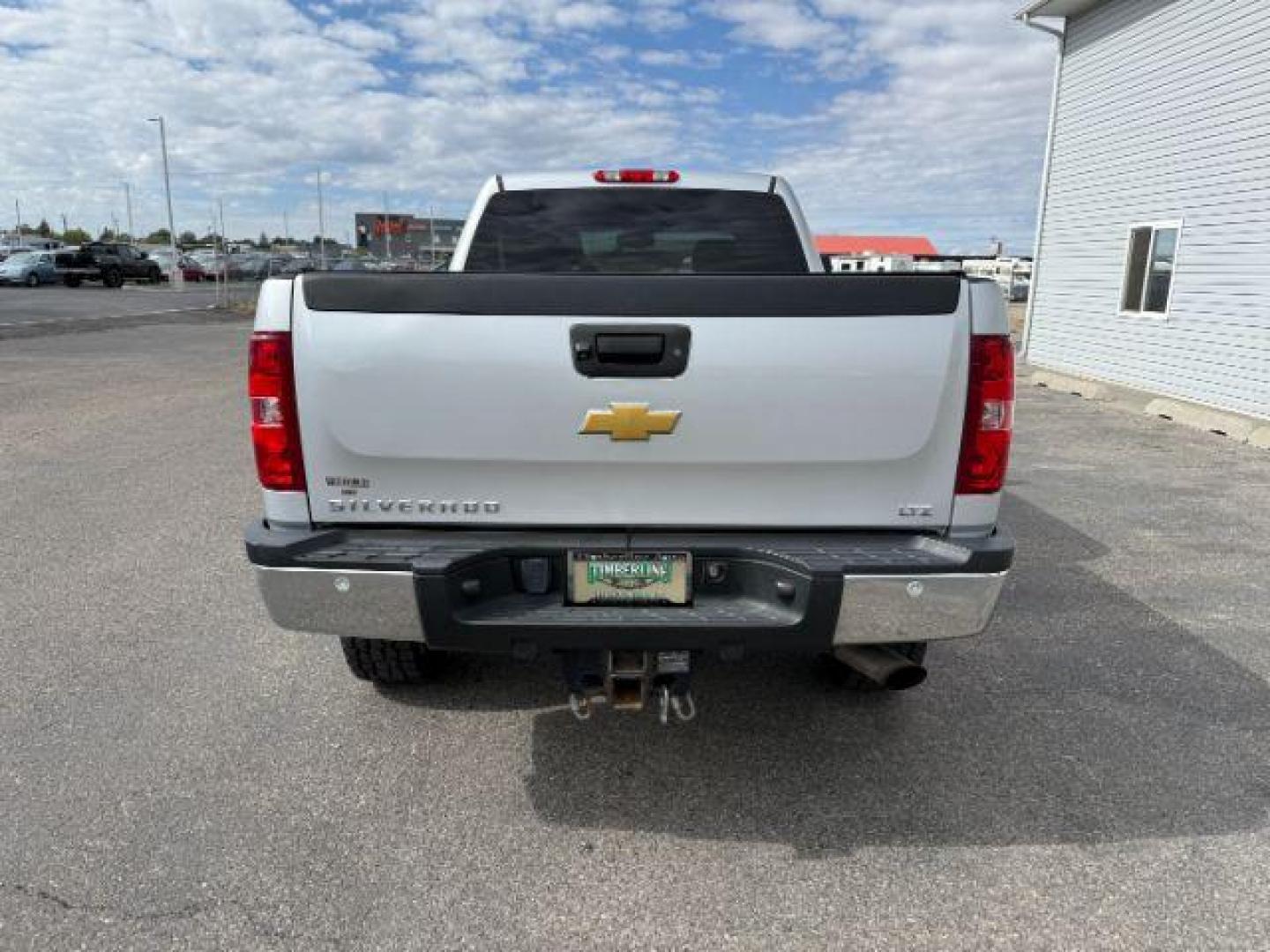 2013 SILVER /Ebony Chevrolet Silverado 2500HD (1GC1KYEG5DF) with an Vortec 6L V-8 variable valve control engine, Automatic transmission, located at 1175 N Woodruff Ave, Idaho Falls, ID, 83401, 43.506901, -111.999657 - At Timberline Auto, finding a great deal on your next vehicle is always easy! Our experienced sales staff's goal is to help find you the right vehicle at the right price! Our knowledgeable finance department has options for almost any credit score. We offer extended service contract options to prote - Photo#3
