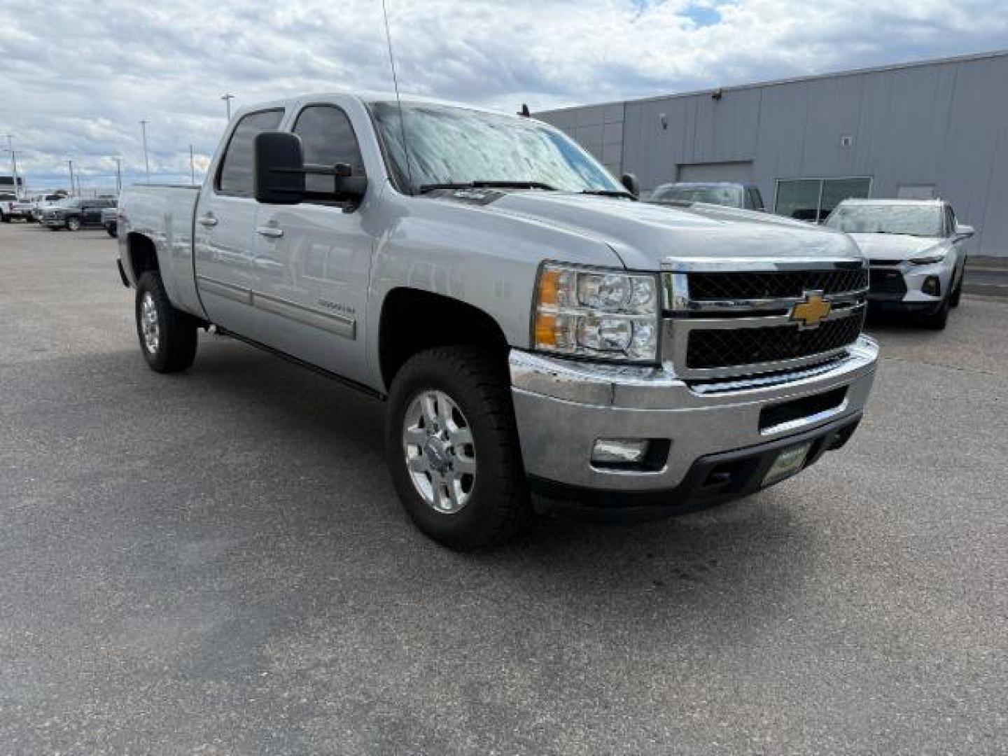 2013 SILVER /Ebony Chevrolet Silverado 2500HD (1GC1KYEG5DF) with an Vortec 6L V-8 variable valve control engine, Automatic transmission, located at 1175 N Woodruff Ave, Idaho Falls, ID, 83401, 43.506901, -111.999657 - At Timberline Auto, finding a great deal on your next vehicle is always easy! Our experienced sales staff's goal is to help find you the right vehicle at the right price! Our knowledgeable finance department has options for almost any credit score. We offer extended service contract options to prote - Photo#8