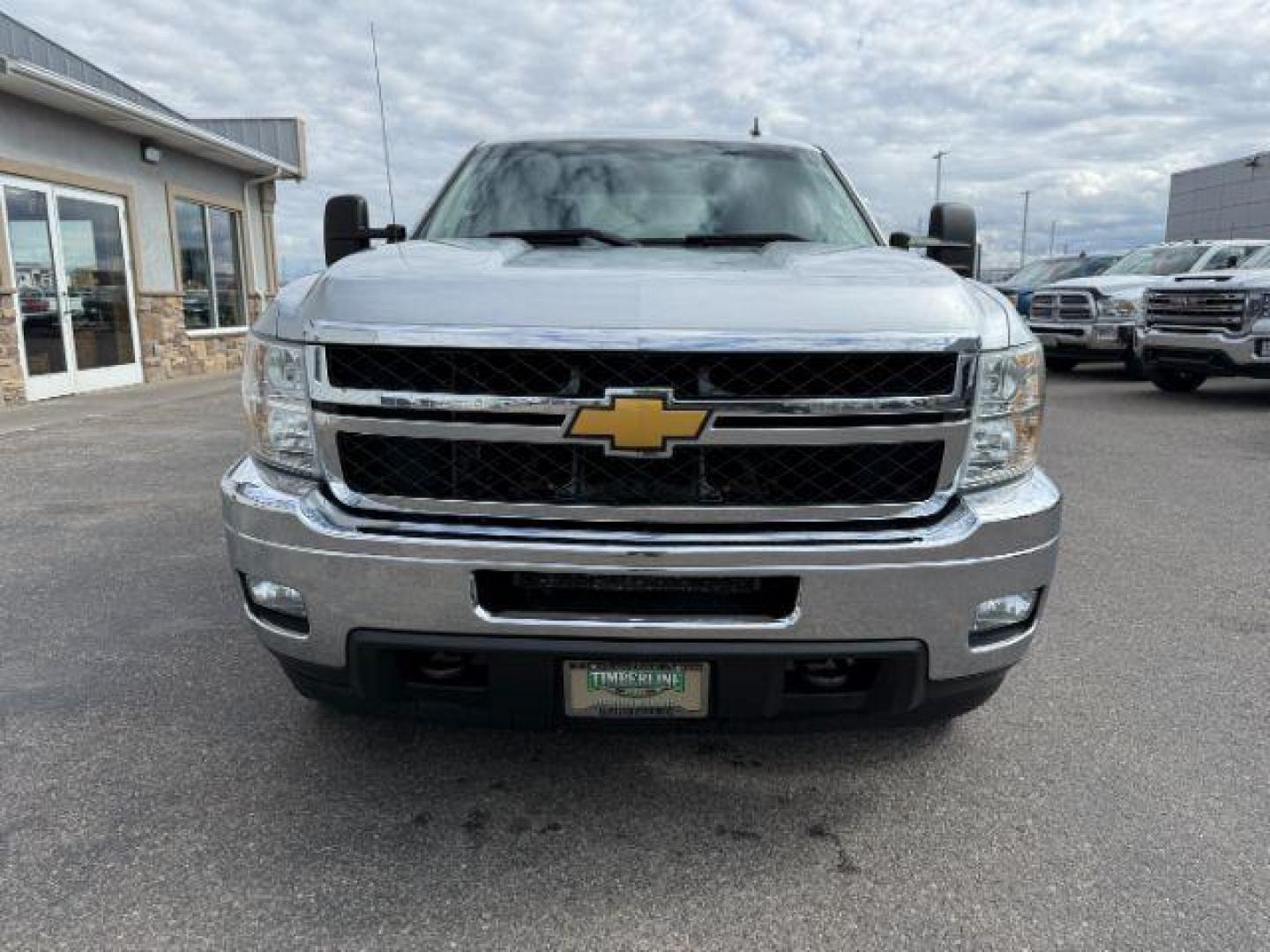 2013 SILVER /Ebony Chevrolet Silverado 2500HD (1GC1KYEG5DF) with an Vortec 6L V-8 variable valve control engine, Automatic transmission, located at 1175 N Woodruff Ave, Idaho Falls, ID, 83401, 43.506901, -111.999657 - At Timberline Auto, finding a great deal on your next vehicle is always easy! Our experienced sales staff's goal is to help find you the right vehicle at the right price! Our knowledgeable finance department has options for almost any credit score. We offer extended service contract options to prote - Photo#9