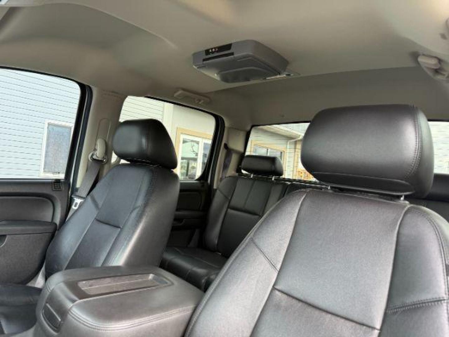 2013 SILVER /Ebony Chevrolet Silverado 2500HD (1GC1KYEG5DF) with an Vortec 6L V-8 variable valve control engine, Automatic transmission, located at 1175 N Woodruff Ave, Idaho Falls, ID, 83401, 43.506901, -111.999657 - At Timberline Auto, finding a great deal on your next vehicle is always easy! Our experienced sales staff's goal is to help find you the right vehicle at the right price! Our knowledgeable finance department has options for almost any credit score. We offer extended service contract options to prote - Photo#18