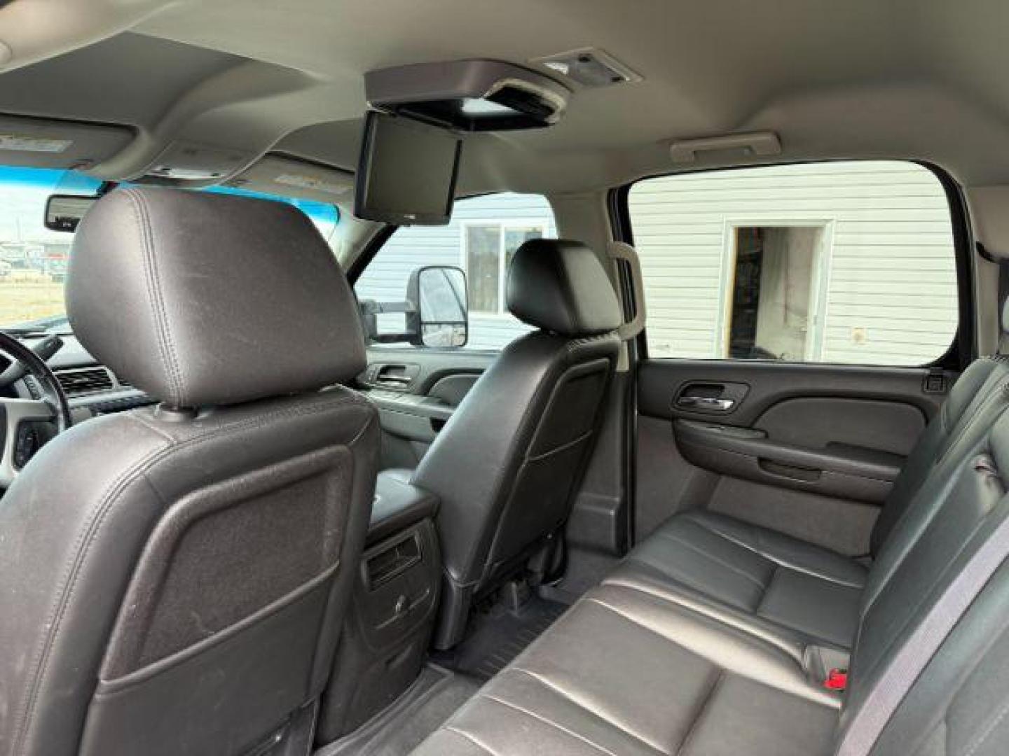 2013 SILVER /Ebony Chevrolet Silverado 2500HD (1GC1KYEG5DF) with an Vortec 6L V-8 variable valve control engine, Automatic transmission, located at 1175 N Woodruff Ave, Idaho Falls, ID, 83401, 43.506901, -111.999657 - At Timberline Auto, finding a great deal on your next vehicle is always easy! Our experienced sales staff's goal is to help find you the right vehicle at the right price! Our knowledgeable finance department has options for almost any credit score. We offer extended service contract options to prote - Photo#21