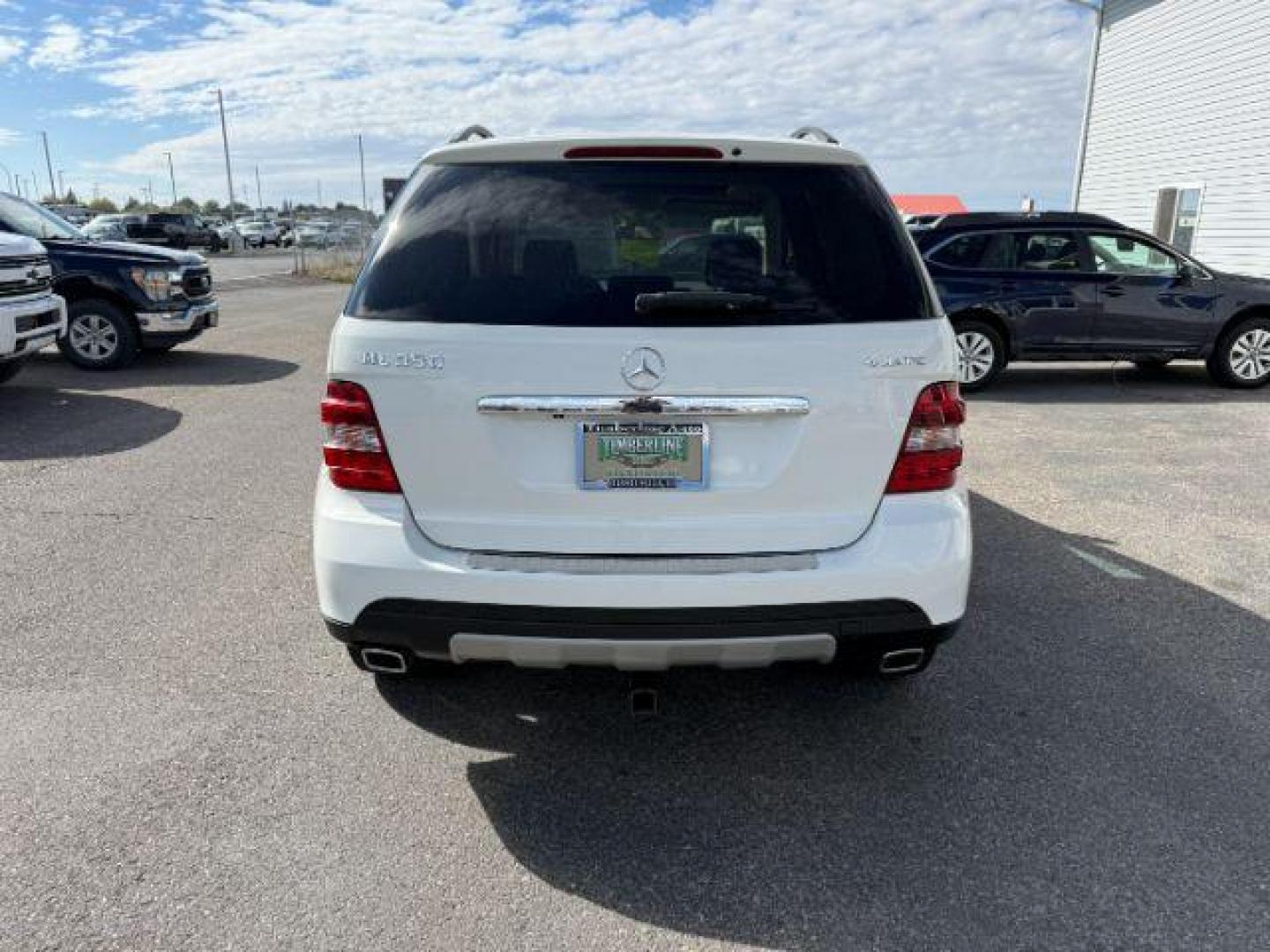 2008 WHITE /TAN Mercedes-Benz ML350 (4JGBB86E38A) with an 35L V6 engine, Automatic transmission, located at 1175 N Woodruff Ave, Idaho Falls, ID, 83401, 43.506901, -111.999657 - At Timberline Auto, finding a great deal on your next vehicle is always easy! Our experienced sales staff's goal is to help find you the right vehicle at the right price! Our knowledgeable finance department has options for almost any credit score. We offer extended service contract options to prote - Photo#3