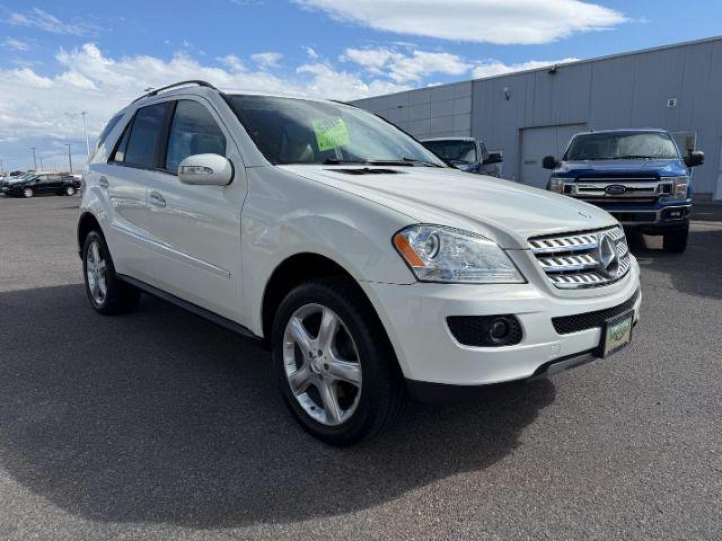 2008 WHITE /TAN Mercedes-Benz ML350 (4JGBB86E38A) with an 35L V6 engine, Automatic transmission, located at 1175 N Woodruff Ave, Idaho Falls, ID, 83401, 43.506901, -111.999657 - At Timberline Auto, finding a great deal on your next vehicle is always easy! Our experienced sales staff's goal is to help find you the right vehicle at the right price! Our knowledgeable finance department has options for almost any credit score. We offer extended service contract options to prote - Photo#9
