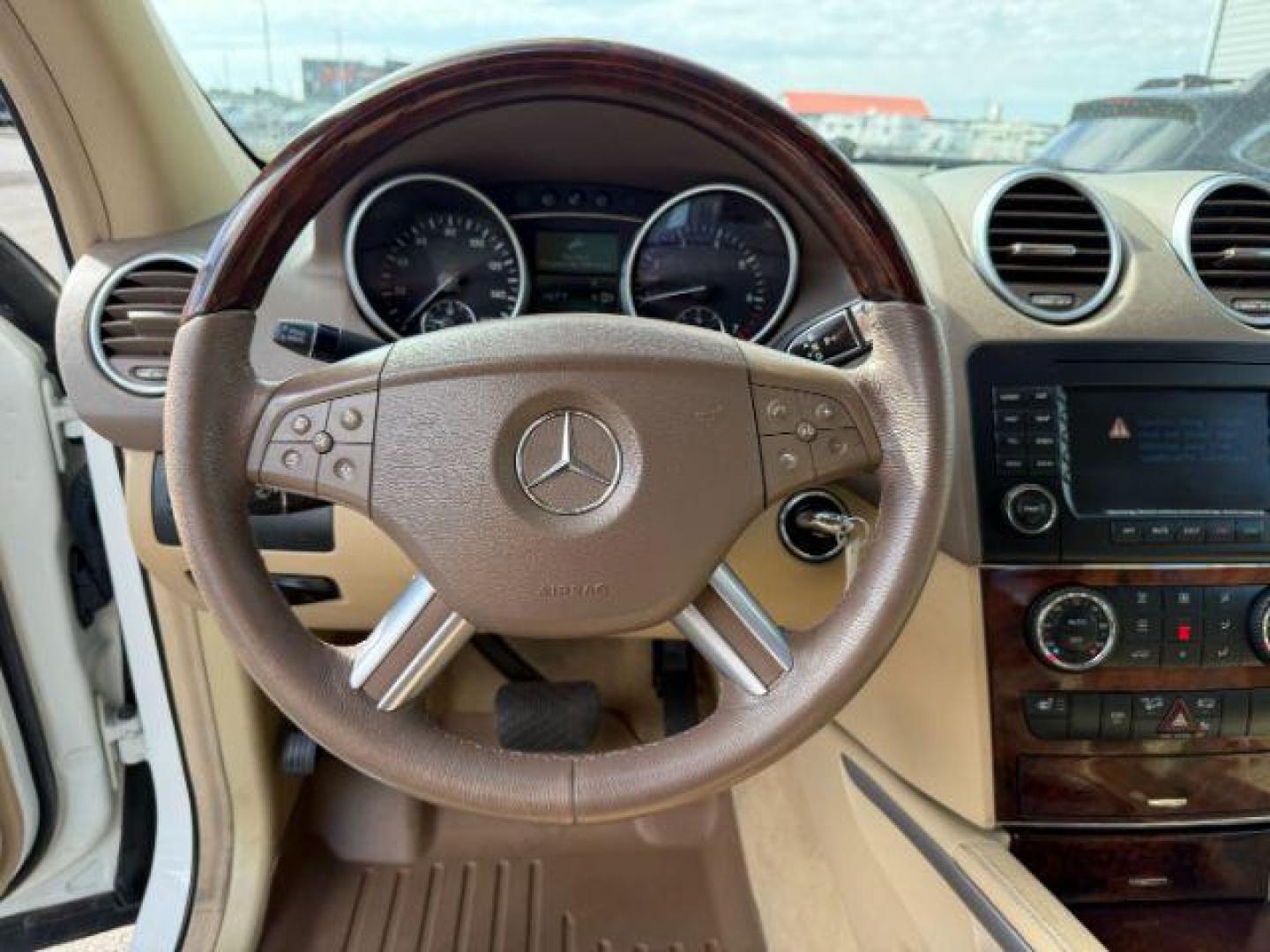 2008 WHITE /TAN Mercedes-Benz ML350 (4JGBB86E38A) with an 35L V6 engine, Automatic transmission, located at 1175 N Woodruff Ave, Idaho Falls, ID, 83401, 43.506901, -111.999657 - At Timberline Auto, finding a great deal on your next vehicle is always easy! Our experienced sales staff's goal is to help find you the right vehicle at the right price! Our knowledgeable finance department has options for almost any credit score. We offer extended service contract options to prote - Photo#15