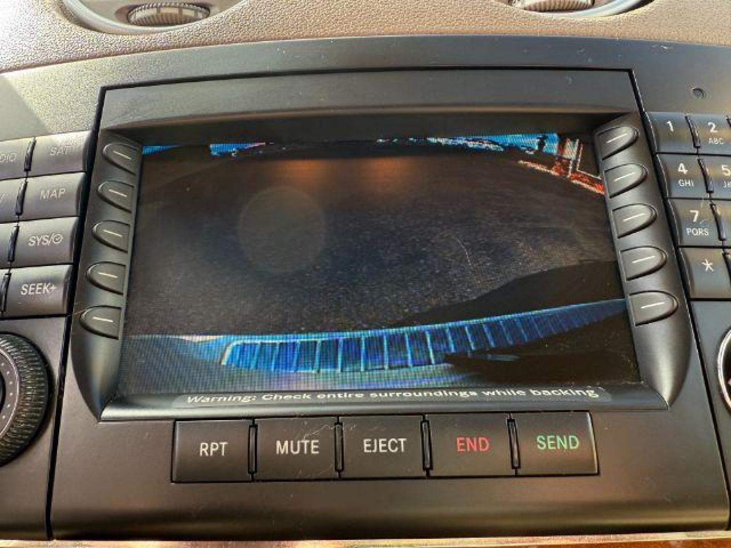 2008 WHITE /TAN Mercedes-Benz ML350 (4JGBB86E38A) with an 35L V6 engine, Automatic transmission, located at 1175 N Woodruff Ave, Idaho Falls, ID, 83401, 43.506901, -111.999657 - At Timberline Auto, finding a great deal on your next vehicle is always easy! Our experienced sales staff's goal is to help find you the right vehicle at the right price! Our knowledgeable finance department has options for almost any credit score. We offer extended service contract options to prote - Photo#17