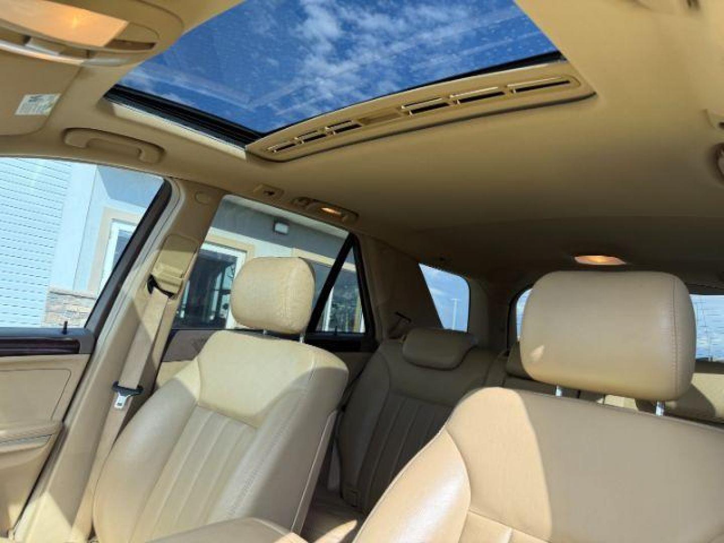 2008 WHITE /TAN Mercedes-Benz ML350 (4JGBB86E38A) with an 35L V6 engine, Automatic transmission, located at 1175 N Woodruff Ave, Idaho Falls, ID, 83401, 43.506901, -111.999657 - At Timberline Auto, finding a great deal on your next vehicle is always easy! Our experienced sales staff's goal is to help find you the right vehicle at the right price! Our knowledgeable finance department has options for almost any credit score. We offer extended service contract options to prote - Photo#19