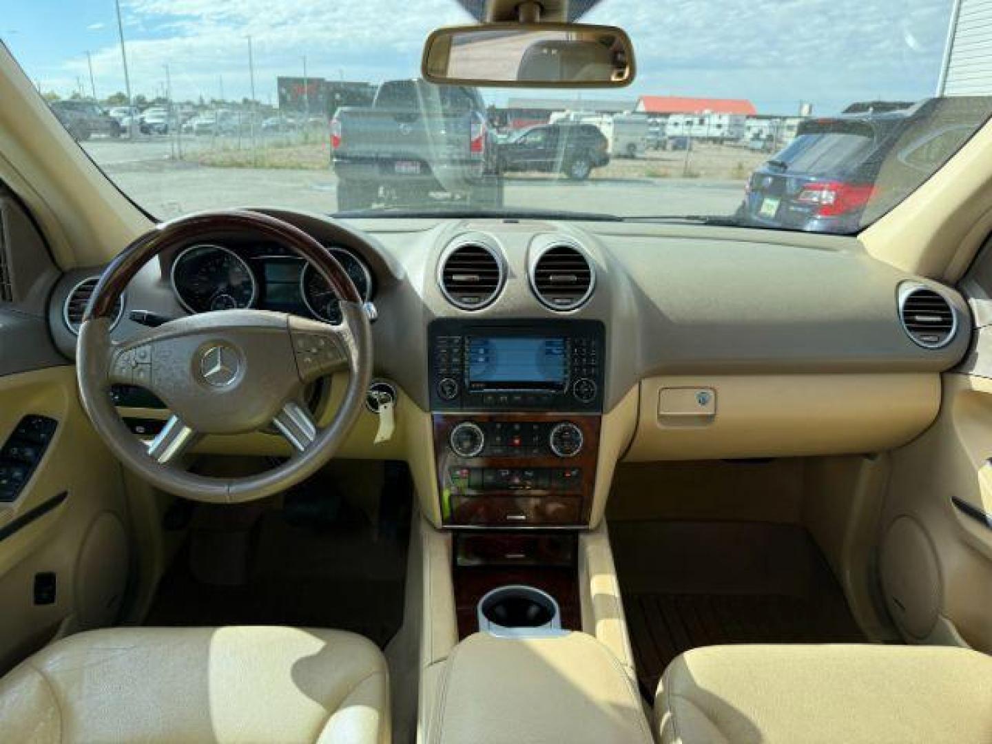 2008 WHITE /TAN Mercedes-Benz ML350 (4JGBB86E38A) with an 35L V6 engine, Automatic transmission, located at 1175 N Woodruff Ave, Idaho Falls, ID, 83401, 43.506901, -111.999657 - At Timberline Auto, finding a great deal on your next vehicle is always easy! Our experienced sales staff's goal is to help find you the right vehicle at the right price! Our knowledgeable finance department has options for almost any credit score. We offer extended service contract options to prote - Photo#21