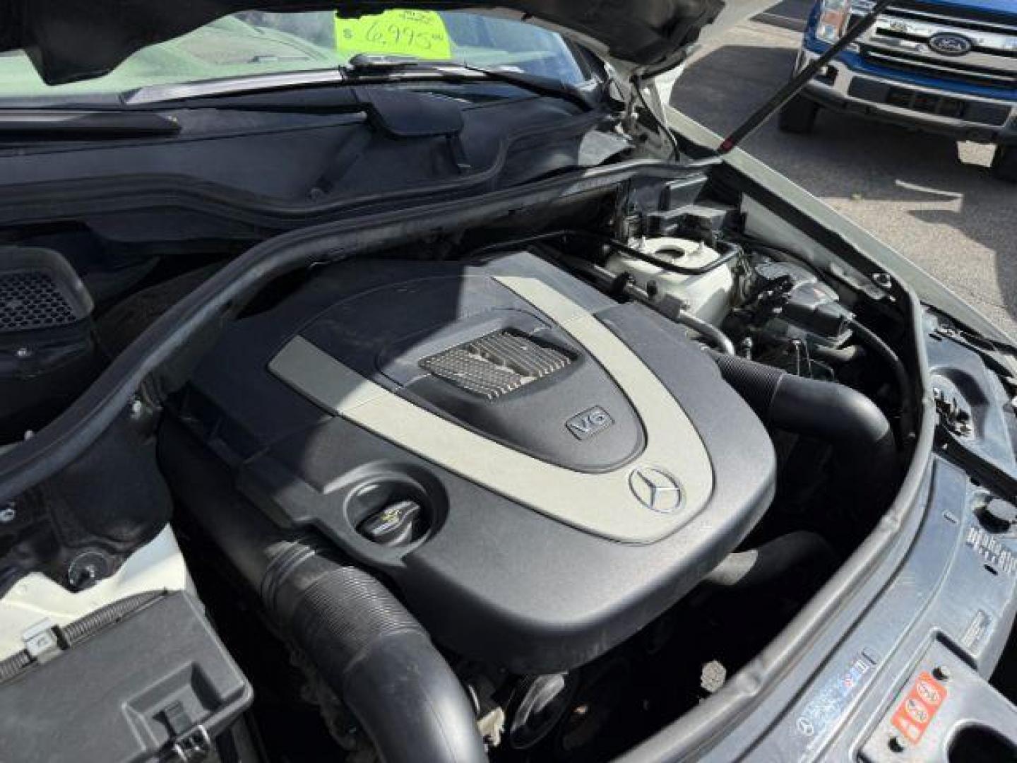 2008 WHITE /TAN Mercedes-Benz ML350 (4JGBB86E38A) with an 35L V6 engine, Automatic transmission, located at 1175 N Woodruff Ave, Idaho Falls, ID, 83401, 43.506901, -111.999657 - At Timberline Auto, finding a great deal on your next vehicle is always easy! Our experienced sales staff's goal is to help find you the right vehicle at the right price! Our knowledgeable finance department has options for almost any credit score. We offer extended service contract options to prote - Photo#24