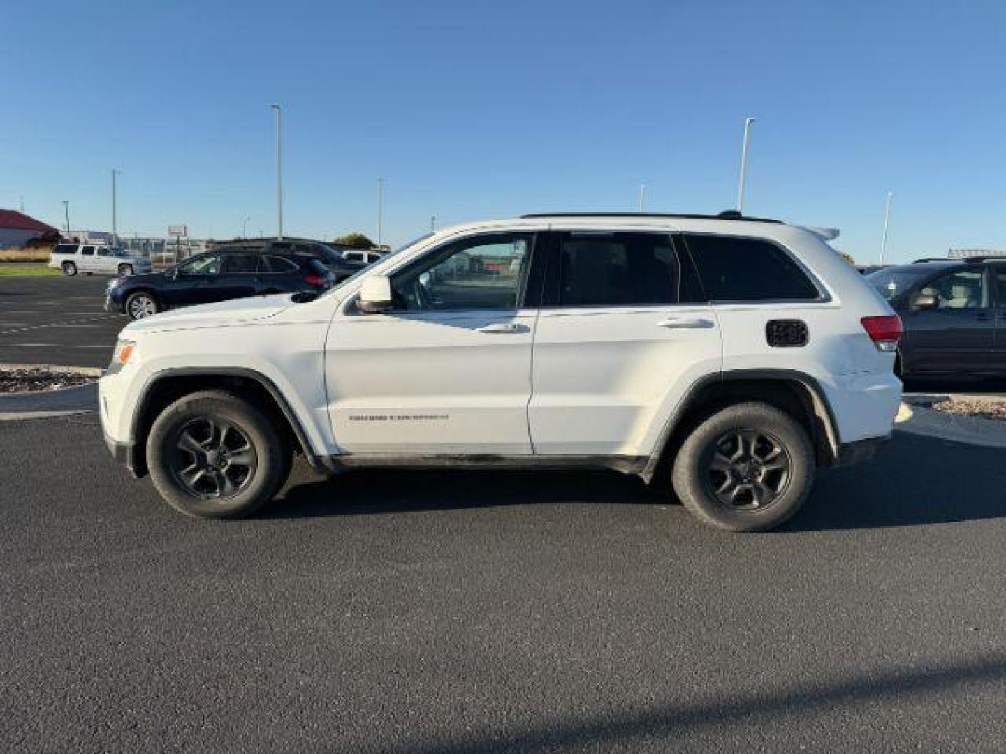 2016 Bright White Clearcoat /Black Jeep Grand Cherokee (1C4RJFAG8GC) with an Pentastar 36L V-6 DOHC engine, Automatic transmission, located at 1175 N Woodruff Ave, Idaho Falls, ID, 83401, 43.506901, -111.999657 - At Timberline Auto, finding a great deal on your next vehicle is always easy! Our experienced sales staff's goal is to help find you the right vehicle at the right price! Our knowledgeable finance department has options for almost any credit score. We offer extended service contract options to prote - Photo#1