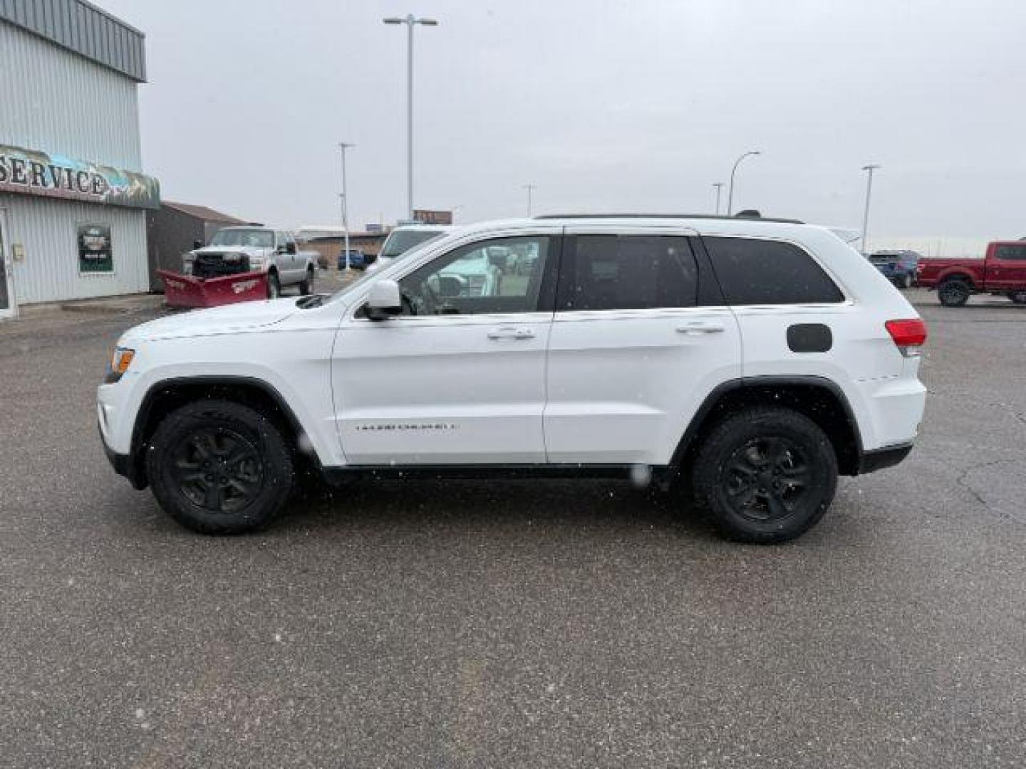 2016 Bright White Clearcoat /Black Jeep Grand Cherokee (1C4RJFAG8GC) with an Pentastar 36L V-6 DOHC engine, Automatic transmission, located at 1175 N Woodruff Ave, Idaho Falls, ID, 83401, 43.506901, -111.999657 - At Timberline Auto, finding a great deal on your next vehicle is always easy! Our experienced sales staff's goal is to help find you the right vehicle at the right price! Our knowledgeable finance department has options for almost any credit score. We offer extended service contract options to prote - Photo#22