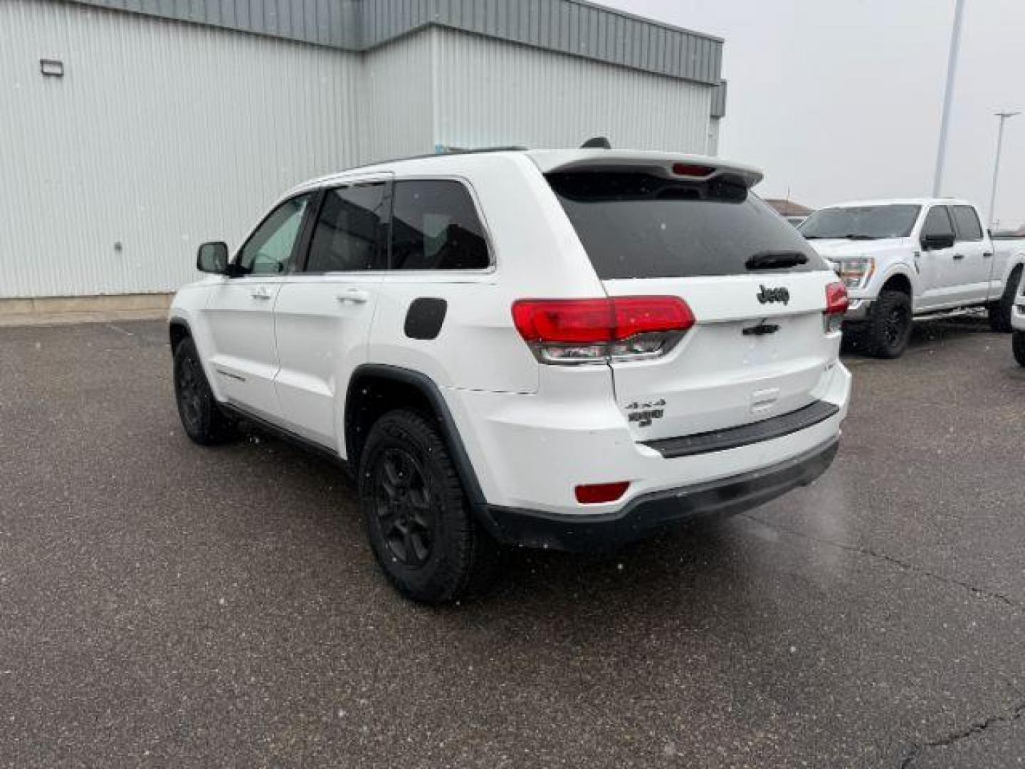 2016 Bright White Clearcoat /Black Jeep Grand Cherokee (1C4RJFAG8GC) with an Pentastar 36L V-6 DOHC engine, Automatic transmission, located at 1175 N Woodruff Ave, Idaho Falls, ID, 83401, 43.506901, -111.999657 - At Timberline Auto, finding a great deal on your next vehicle is always easy! Our experienced sales staff's goal is to help find you the right vehicle at the right price! Our knowledgeable finance department has options for almost any credit score. We offer extended service contract options to prote - Photo#23