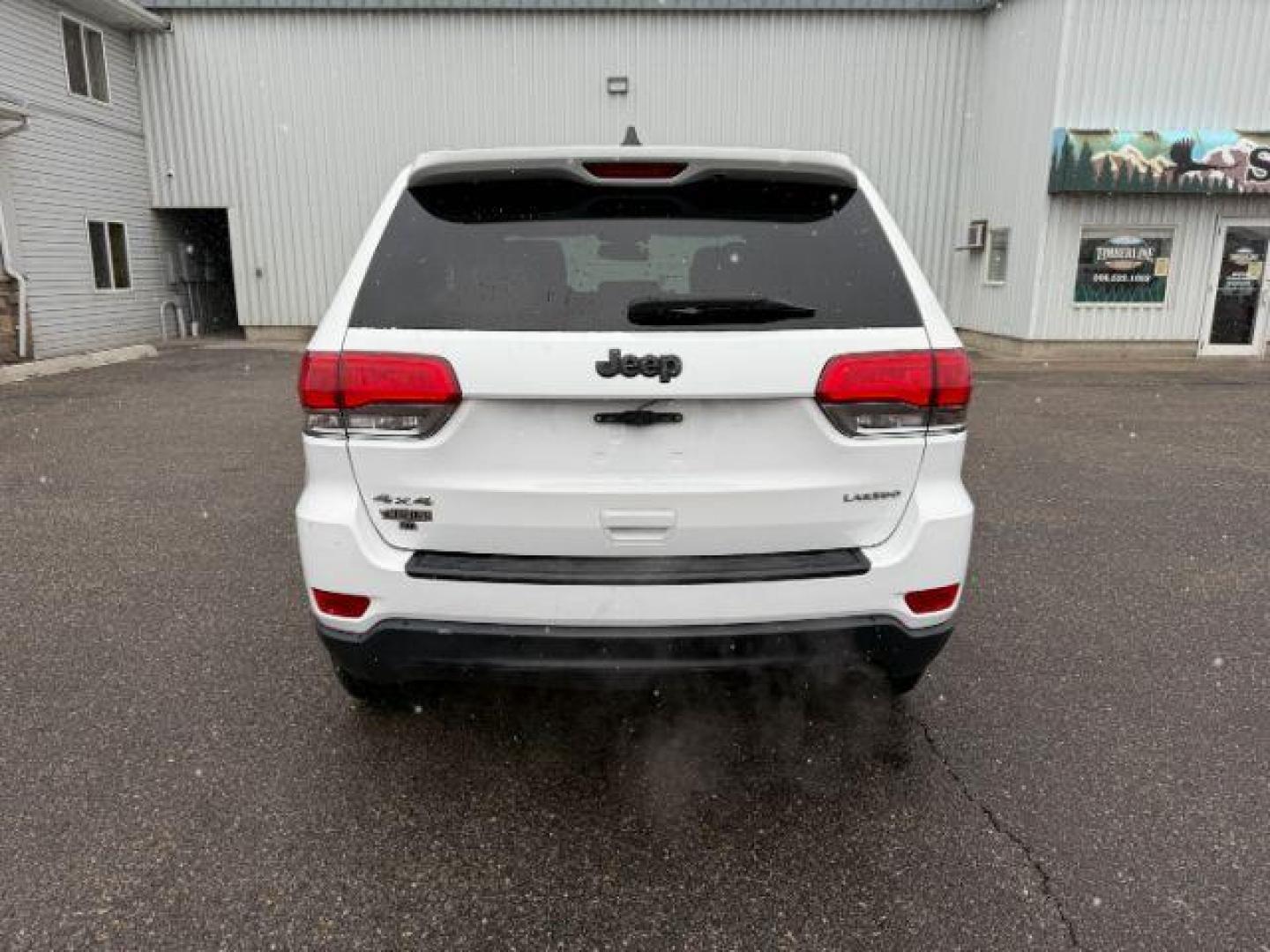 2016 Bright White Clearcoat /Black Jeep Grand Cherokee (1C4RJFAG8GC) with an Pentastar 36L V-6 DOHC engine, Automatic transmission, located at 1175 N Woodruff Ave, Idaho Falls, ID, 83401, 43.506901, -111.999657 - At Timberline Auto, finding a great deal on your next vehicle is always easy! Our experienced sales staff's goal is to help find you the right vehicle at the right price! Our knowledgeable finance department has options for almost any credit score. We offer extended service contract options to prote - Photo#24