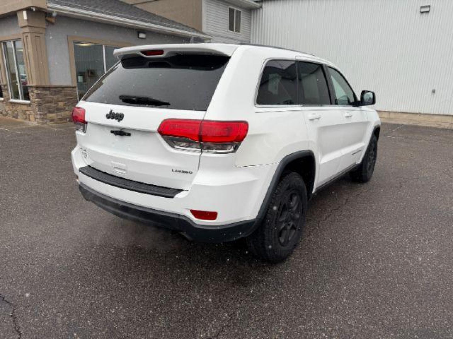 2016 Bright White Clearcoat /Black Jeep Grand Cherokee (1C4RJFAG8GC) with an Pentastar 36L V-6 DOHC engine, Automatic transmission, located at 1175 N Woodruff Ave, Idaho Falls, ID, 83401, 43.506901, -111.999657 - At Timberline Auto, finding a great deal on your next vehicle is always easy! Our experienced sales staff's goal is to help find you the right vehicle at the right price! Our knowledgeable finance department has options for almost any credit score. We offer extended service contract options to prote - Photo#27