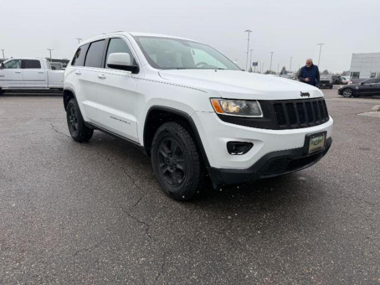 2016 Bright White Clearcoat /Black Jeep Grand Cherokee (1C4RJFAG8GC) with an Pentastar 36L V-6 DOHC engine, Automatic transmission, located at 1175 N Woodruff Ave, Idaho Falls, ID, 83401, 43.506901, -111.999657 - At Timberline Auto, finding a great deal on your next vehicle is always easy! Our experienced sales staff's goal is to help find you the right vehicle at the right price! Our knowledgeable finance department has options for almost any credit score. We offer extended service contract options to prote - Photo#29