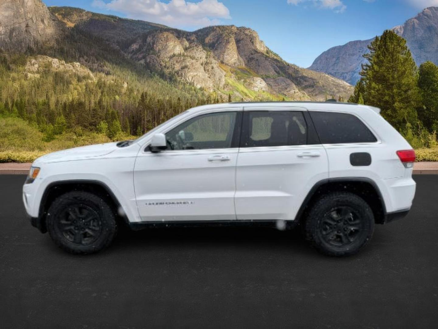 2016 Bright White Clearcoat /Black Jeep Grand Cherokee (1C4RJFAG8GC) with an Pentastar 36L V-6 DOHC engine, Automatic transmission, located at 1175 N Woodruff Ave, Idaho Falls, ID, 83401, 43.506901, -111.999657 - At Timberline Auto, finding a great deal on your next vehicle is always easy! Our experienced sales staff's goal is to help find you the right vehicle at the right price! Our knowledgeable finance department has options for almost any credit score. We offer extended service contract options to prote - Photo#1