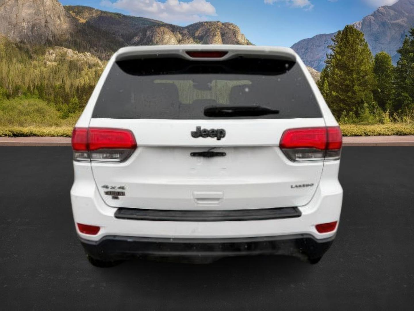 2016 Bright White Clearcoat /Black Jeep Grand Cherokee (1C4RJFAG8GC) with an Pentastar 36L V-6 DOHC engine, Automatic transmission, located at 1175 N Woodruff Ave, Idaho Falls, ID, 83401, 43.506901, -111.999657 - At Timberline Auto, finding a great deal on your next vehicle is always easy! Our experienced sales staff's goal is to help find you the right vehicle at the right price! Our knowledgeable finance department has options for almost any credit score. We offer extended service contract options to prote - Photo#3