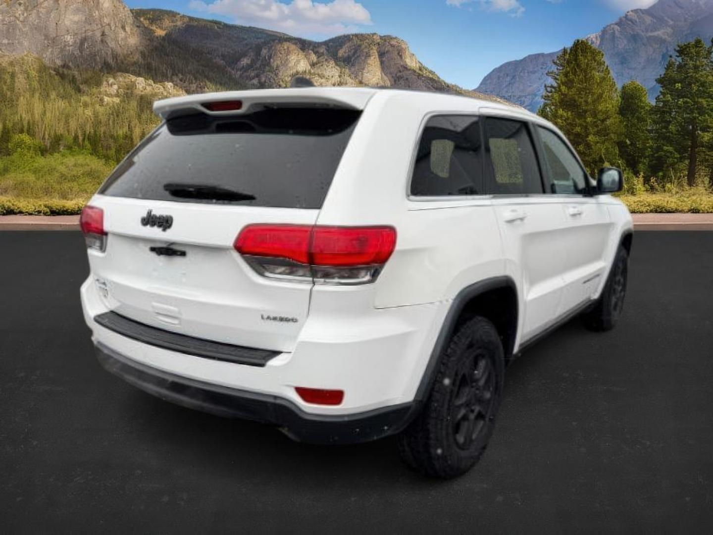 2016 Bright White Clearcoat /Black Jeep Grand Cherokee (1C4RJFAG8GC) with an Pentastar 36L V-6 DOHC engine, Automatic transmission, located at 1175 N Woodruff Ave, Idaho Falls, ID, 83401, 43.506901, -111.999657 - At Timberline Auto, finding a great deal on your next vehicle is always easy! Our experienced sales staff's goal is to help find you the right vehicle at the right price! Our knowledgeable finance department has options for almost any credit score. We offer extended service contract options to prote - Photo#6