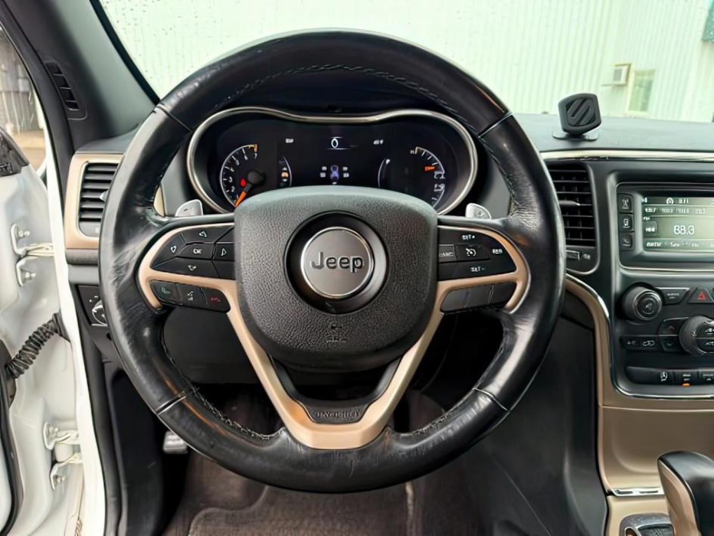 2016 Bright White Clearcoat /Black Jeep Grand Cherokee (1C4RJFAG8GC) with an Pentastar 36L V-6 DOHC engine, Automatic transmission, located at 1175 N Woodruff Ave, Idaho Falls, ID, 83401, 43.506901, -111.999657 - At Timberline Auto, finding a great deal on your next vehicle is always easy! Our experienced sales staff's goal is to help find you the right vehicle at the right price! Our knowledgeable finance department has options for almost any credit score. We offer extended service contract options to prote - Photo#14