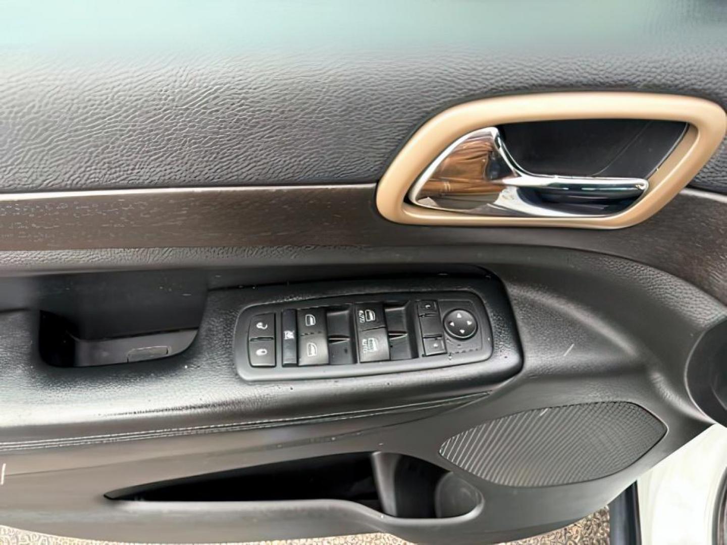 2016 Bright White Clearcoat /Black Jeep Grand Cherokee (1C4RJFAG8GC) with an Pentastar 36L V-6 DOHC engine, Automatic transmission, located at 1175 N Woodruff Ave, Idaho Falls, ID, 83401, 43.506901, -111.999657 - At Timberline Auto, finding a great deal on your next vehicle is always easy! Our experienced sales staff's goal is to help find you the right vehicle at the right price! Our knowledgeable finance department has options for almost any credit score. We offer extended service contract options to prote - Photo#18