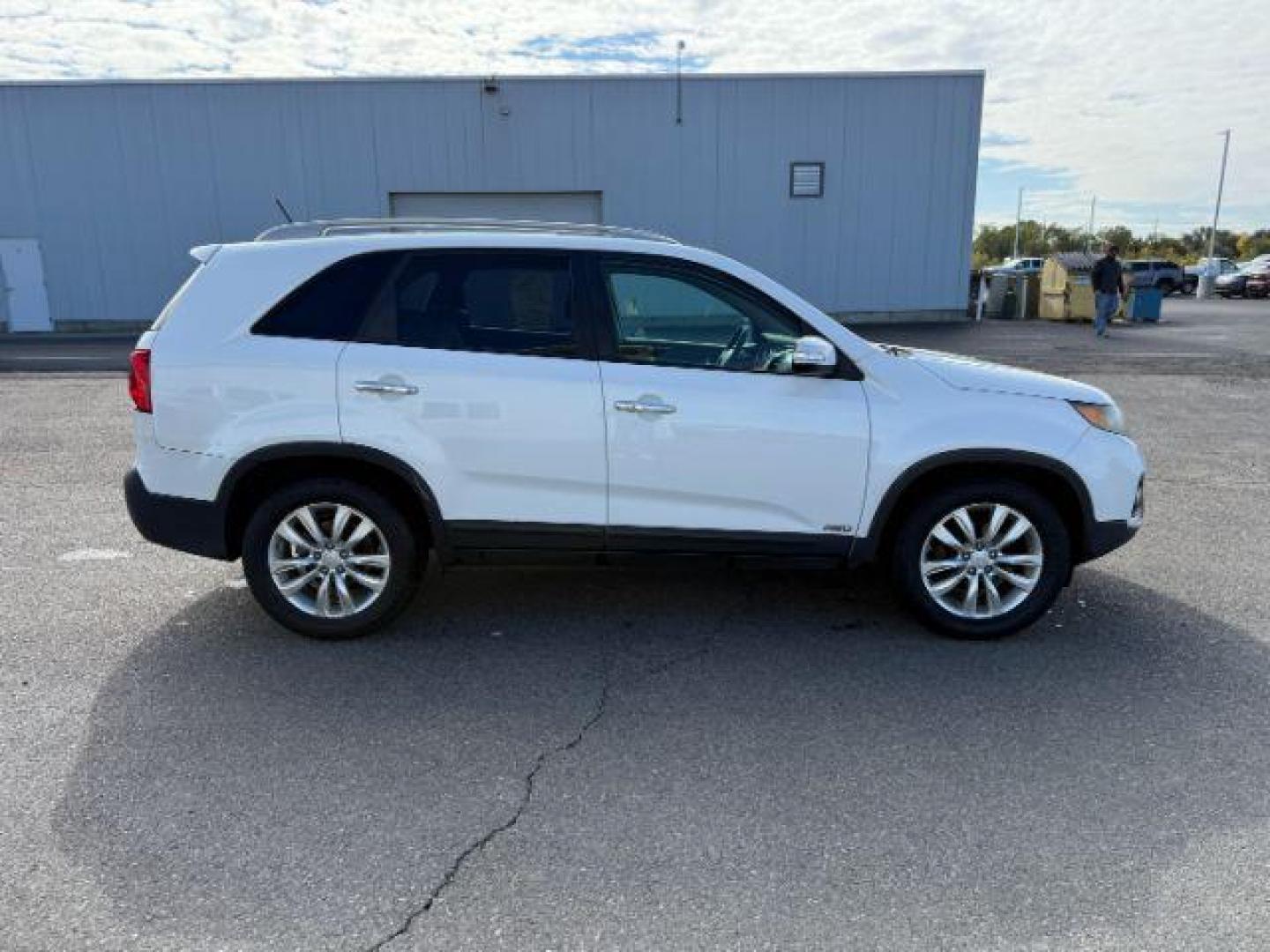 2011 Snow White Pearl /Black KIA Sorento (5XYKUDA20BG) with an 35L V-6 DOHC engine, Automatic transmission, located at 1175 N Woodruff Ave, Idaho Falls, ID, 83401, 43.506901, -111.999657 - At Timberline Auto, finding a great deal on your next vehicle is always easy! Our experienced sales staff's goal is to help find you the right vehicle at the right price! Our knowledgeable finance department has options for almost any credit score. We offer extended service contract options to prote - Photo#27