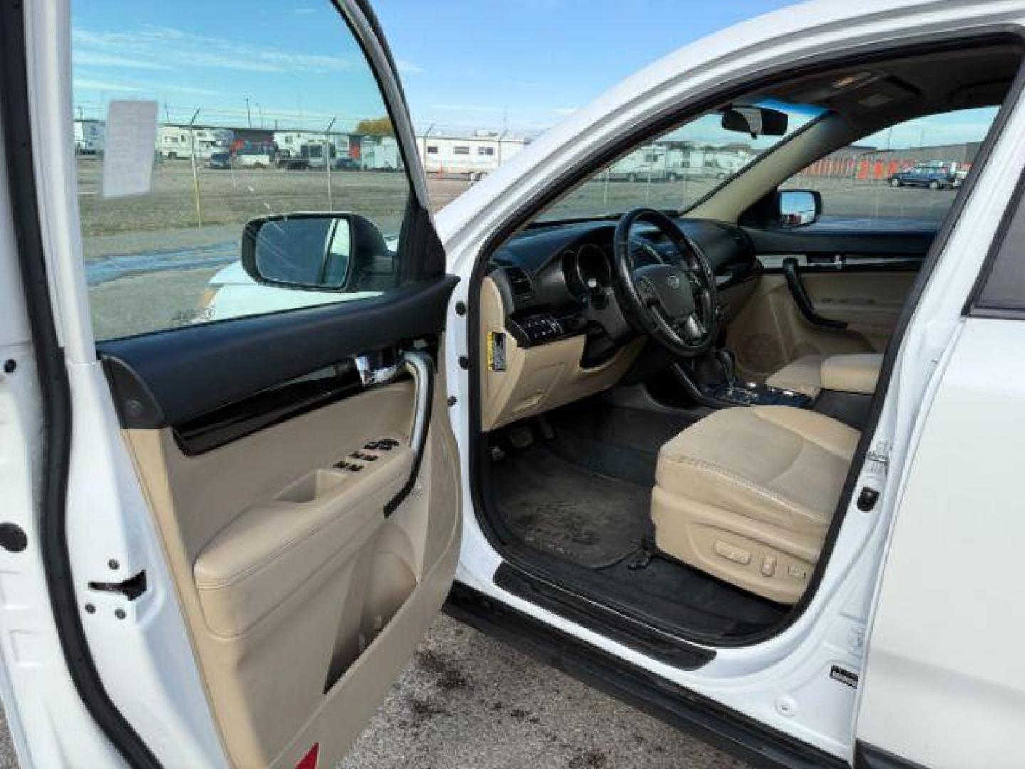 2011 Snow White Pearl /Black KIA Sorento (5XYKUDA20BG) with an 35L V-6 DOHC engine, Automatic transmission, located at 1175 N Woodruff Ave, Idaho Falls, ID, 83401, 43.506901, -111.999657 - At Timberline Auto, finding a great deal on your next vehicle is always easy! Our experienced sales staff's goal is to help find you the right vehicle at the right price! Our knowledgeable finance department has options for almost any credit score. We offer extended service contract options to prote - Photo#31